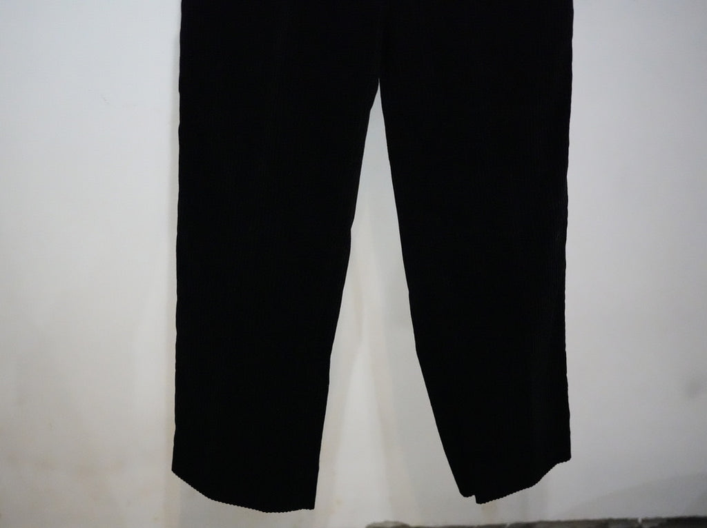 BISOWN ( ビソウン ) / MIXED-WALE CORDUROY NOTUCK SLACKS BLACK