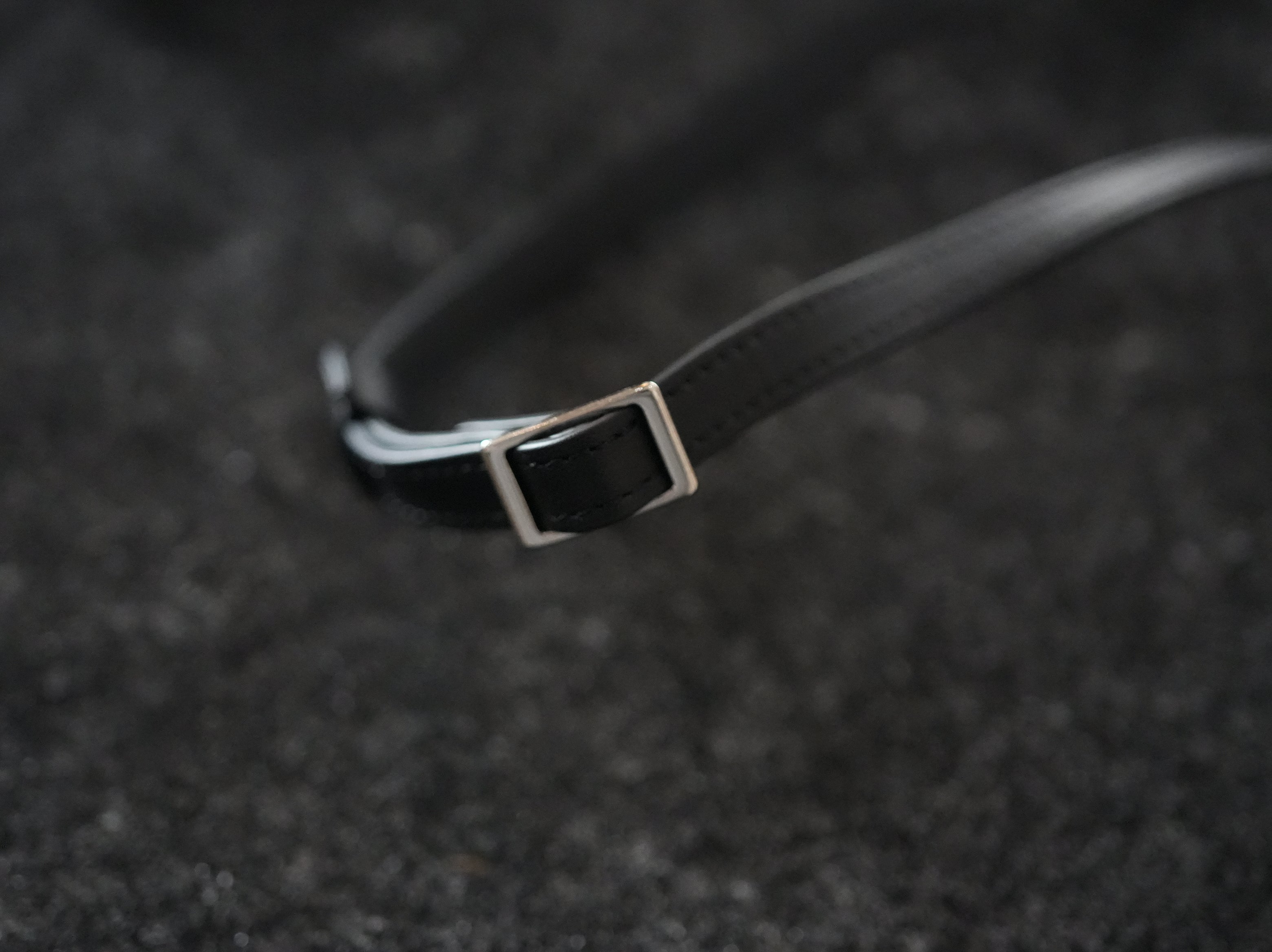 ITTI (イッチ) /HERRIE GLASSES NECKLACE DIPLO SKY BLACK