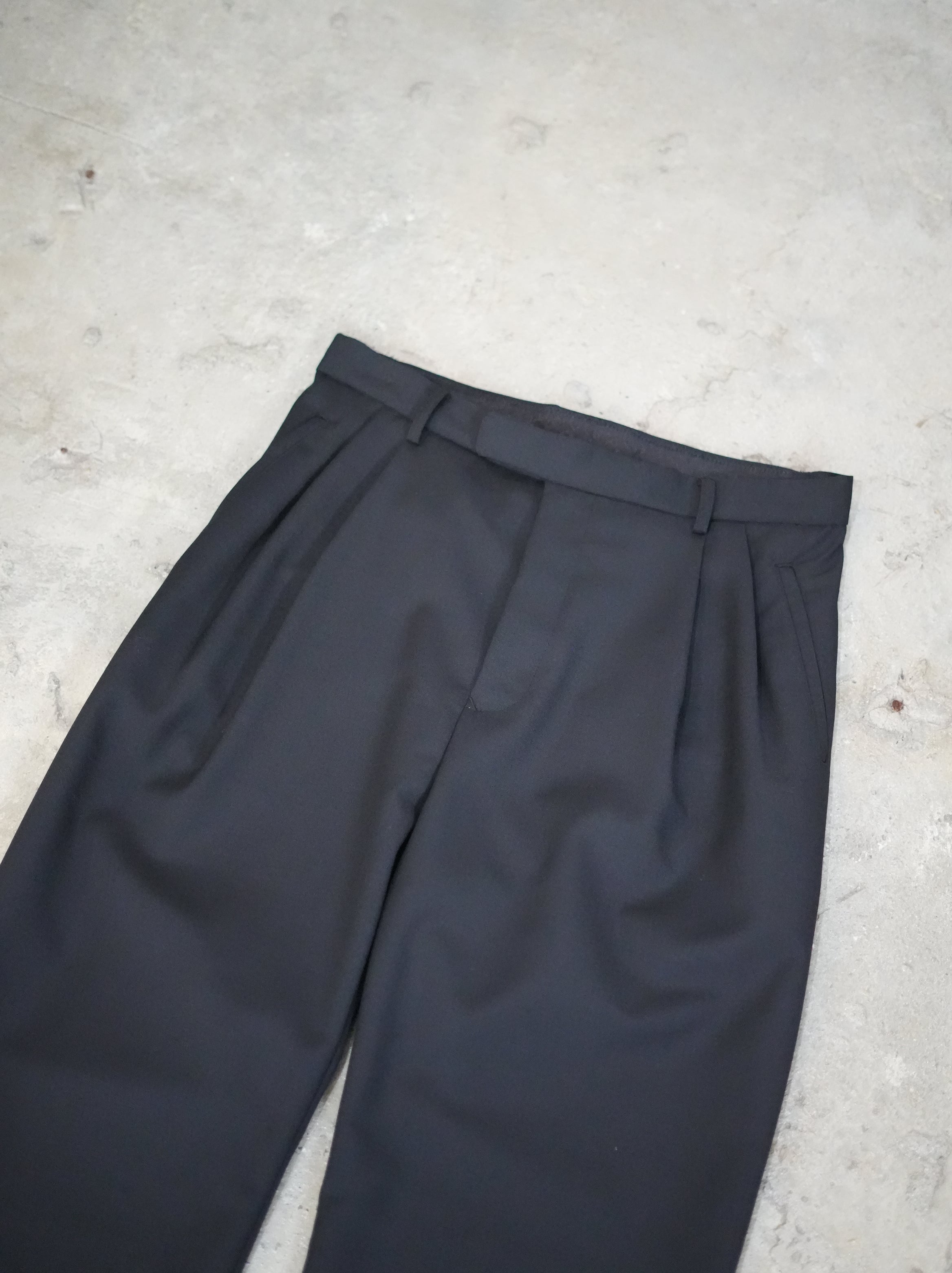mando (マンド) wool mohair 2-tuck semi-wide pants