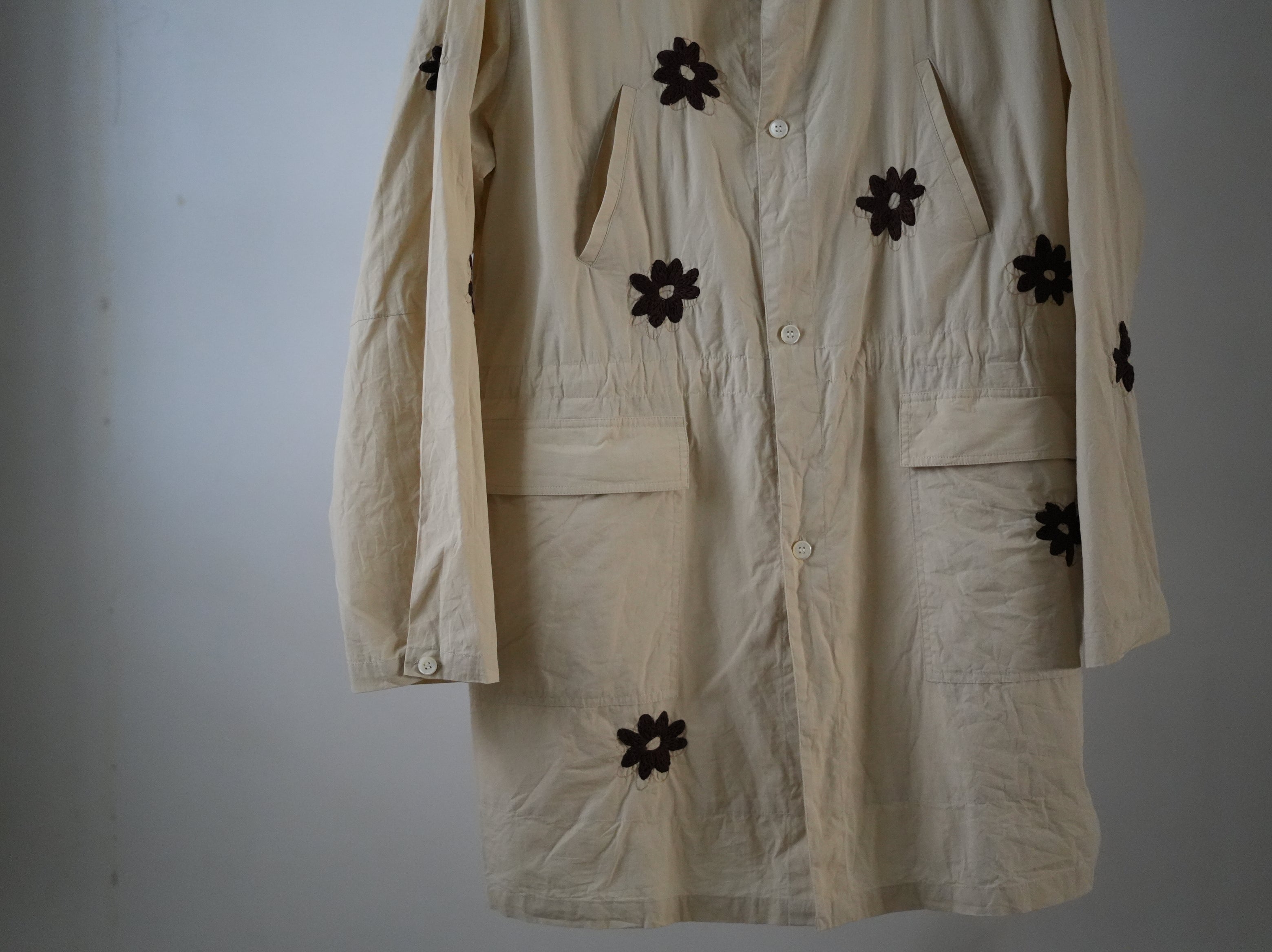 NOMA RHYTHM TEXTILE (ノーマ) / FLOWER EMBROIDERY HOODED COAT Beige
