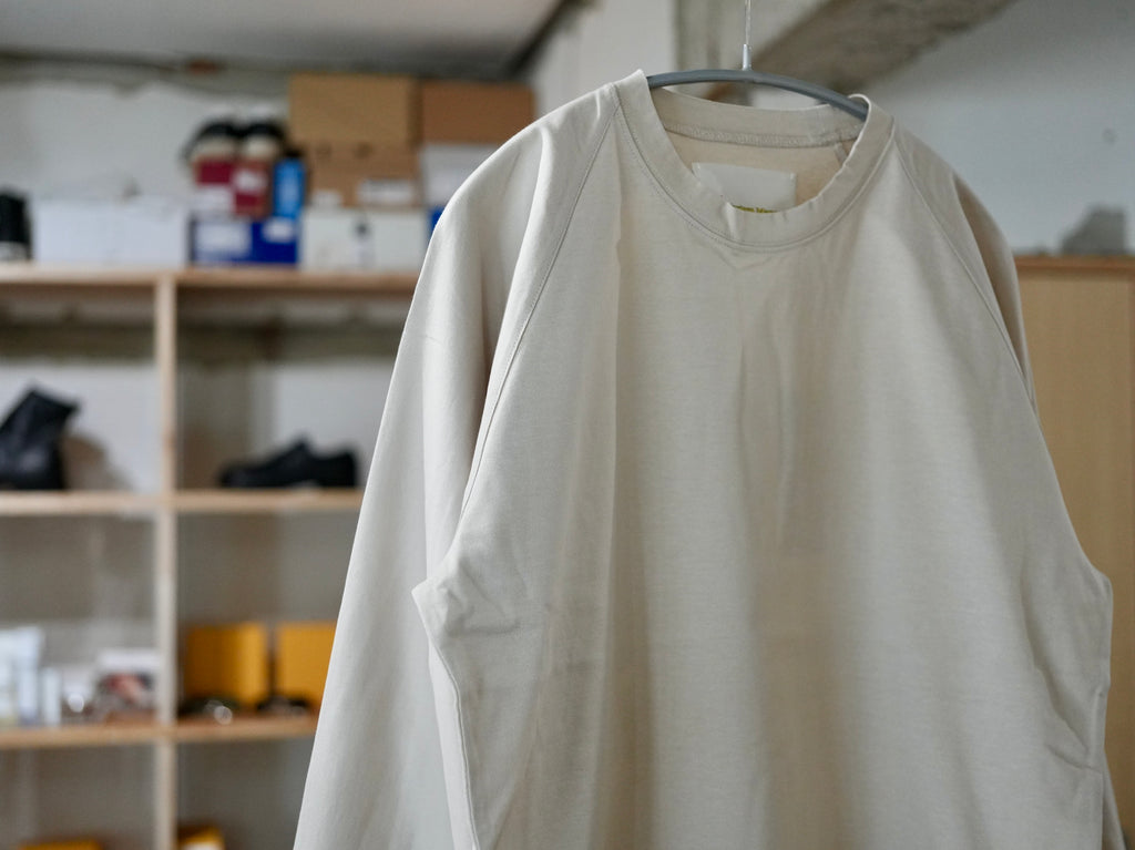 New Western Manner / Shirts Sleeve Crew neck Beige