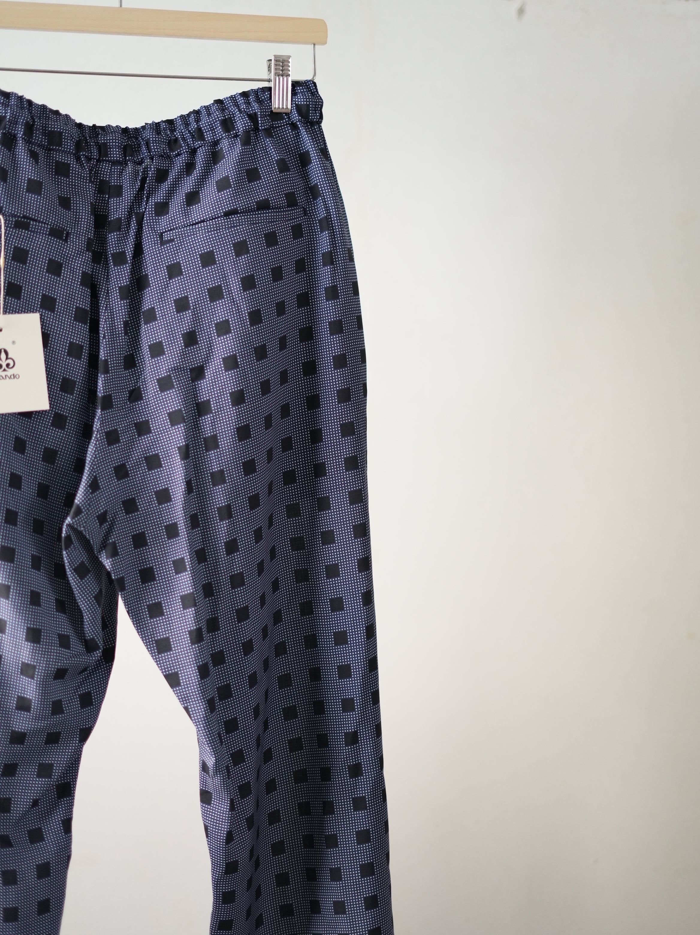mando (マンド) / Square Dot Print Easy Pants
