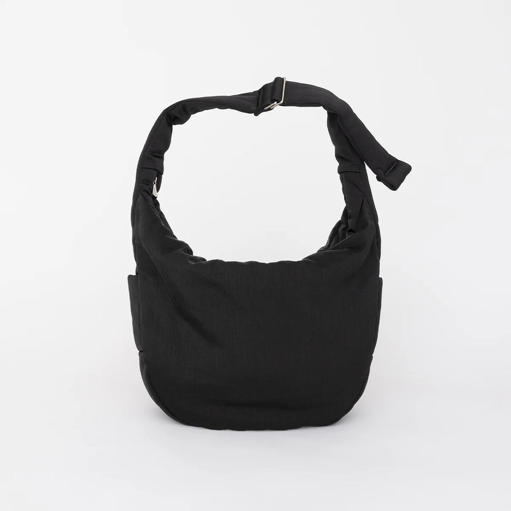 ITTI (イッチ) / ANNIE PUFFER BIG MOON SHOULDER BAG CERATO BRIGHT BLACK