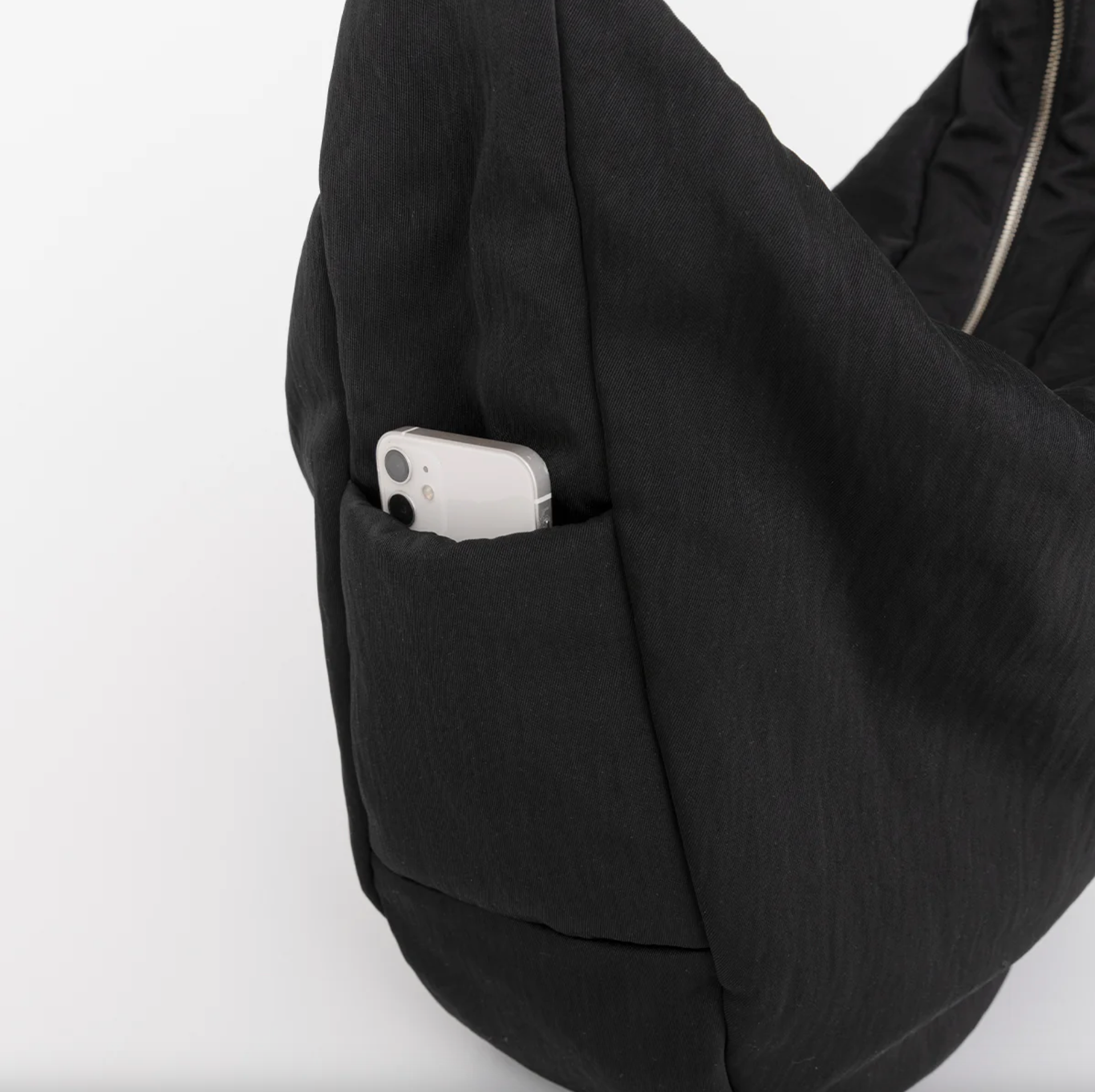 ITTI (イッチ) / ANNIE PUFFER BIG MOON SHOULDER BAG CERATO BRIGHT BLACK