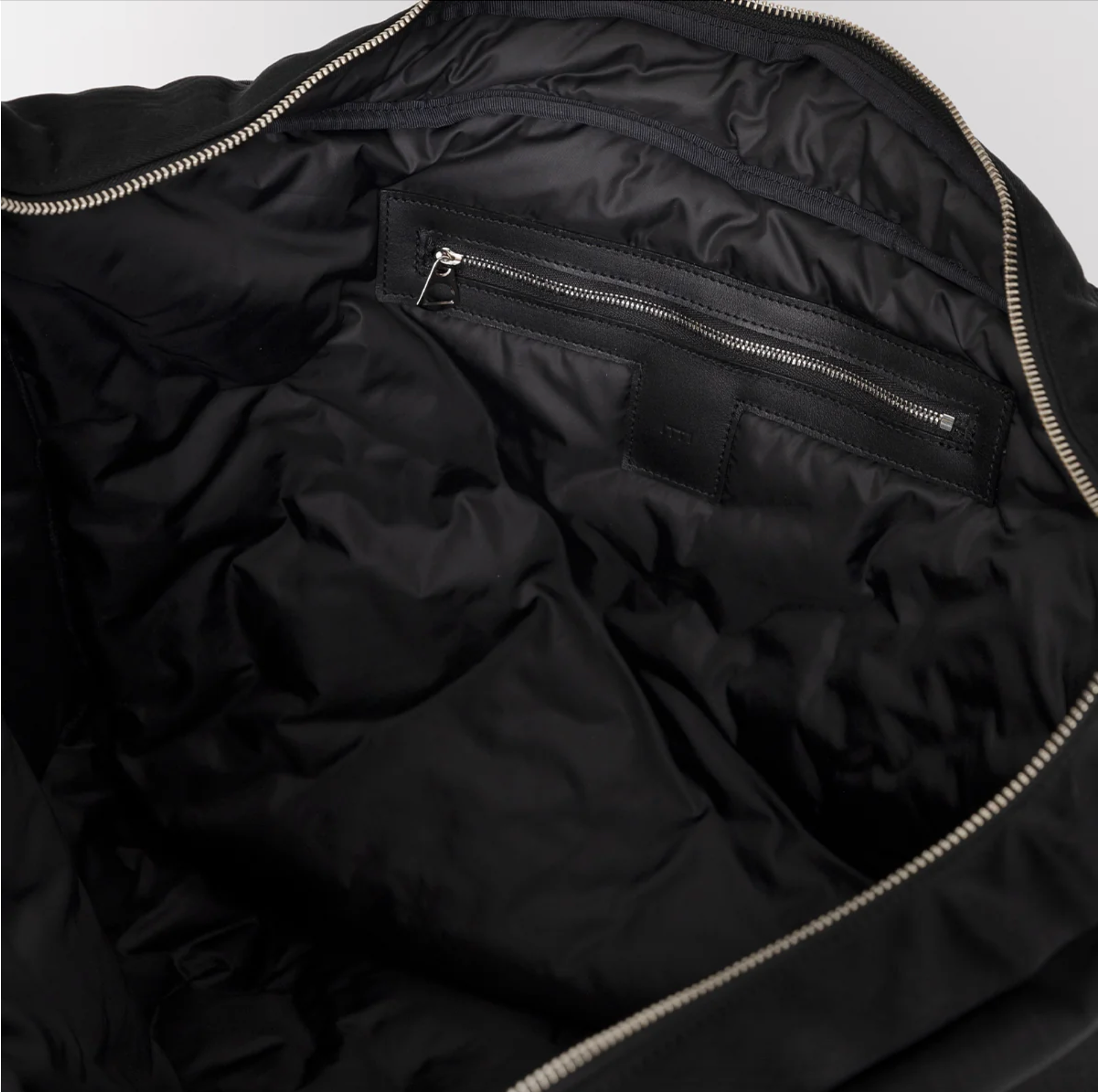 ITTI (イッチ) / ANNIE PUFFER BIG MOON SHOULDER BAG CERATO BRIGHT BLACK