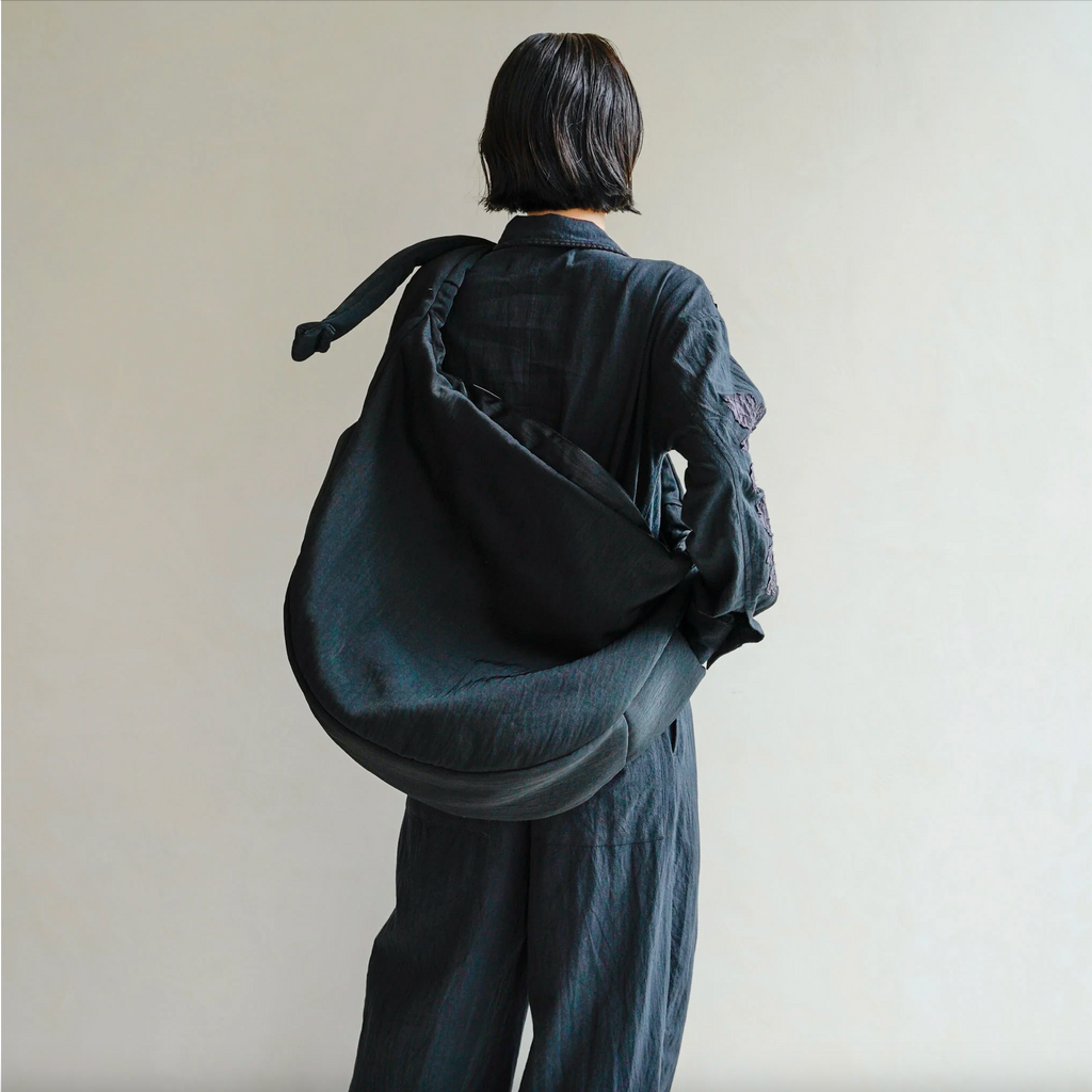 ITTI (イッチ) / ANNIE PUFFER BIG MOON SHOULDER BAG CERATO BRIGHT BLACK