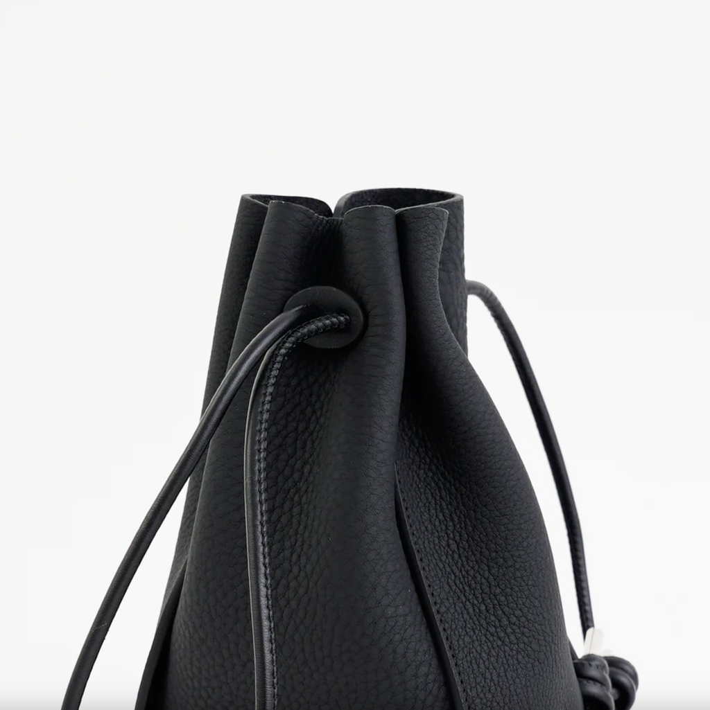 ITTI (イッチ) / HERRIE KINCHAKU POUCH - GPM / DIPLO SKY - BLK