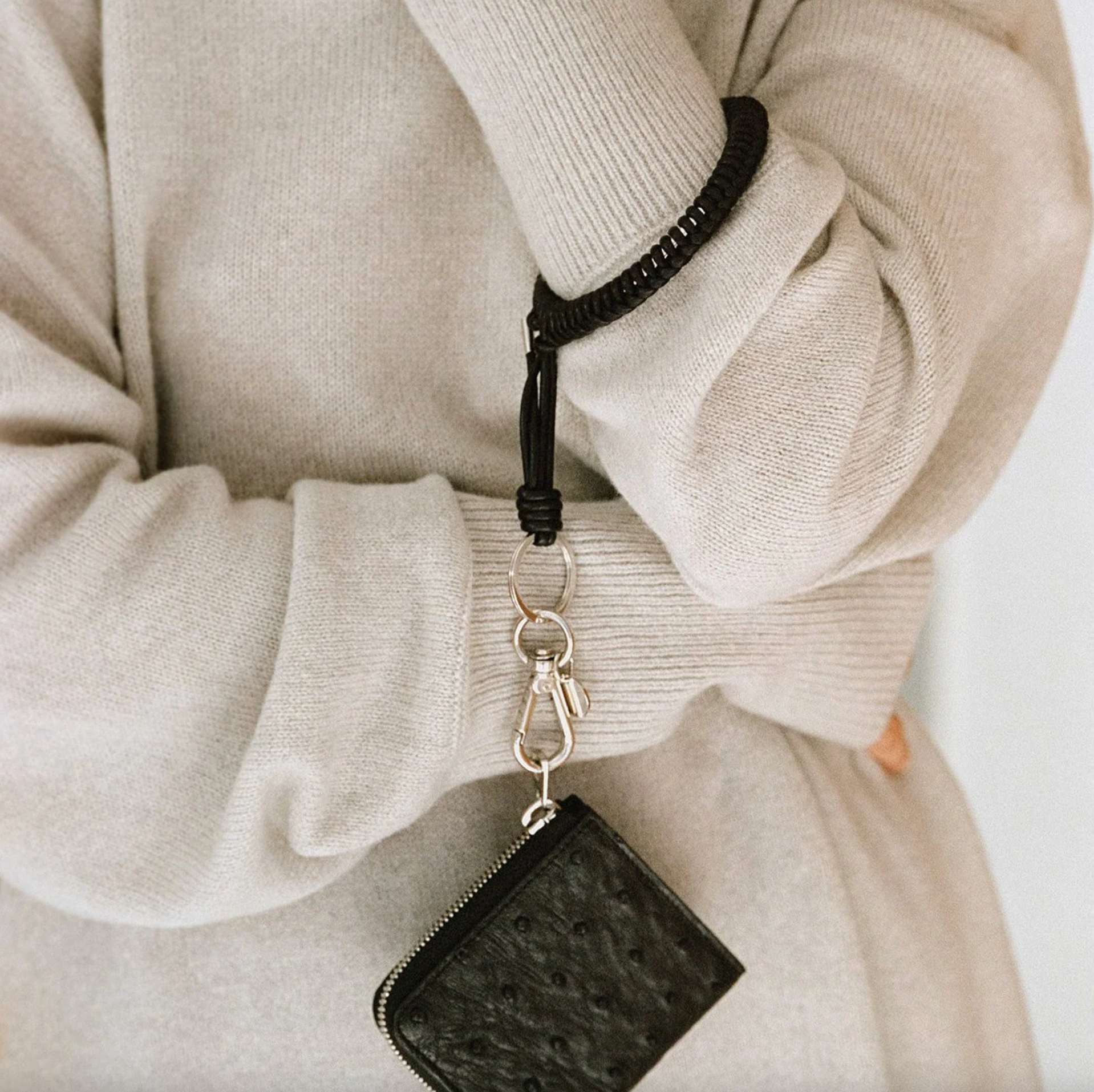 ITTI (イッチ) / CRISTY KNOT WRIST CIRCLE CHARM RAPTO JP Black