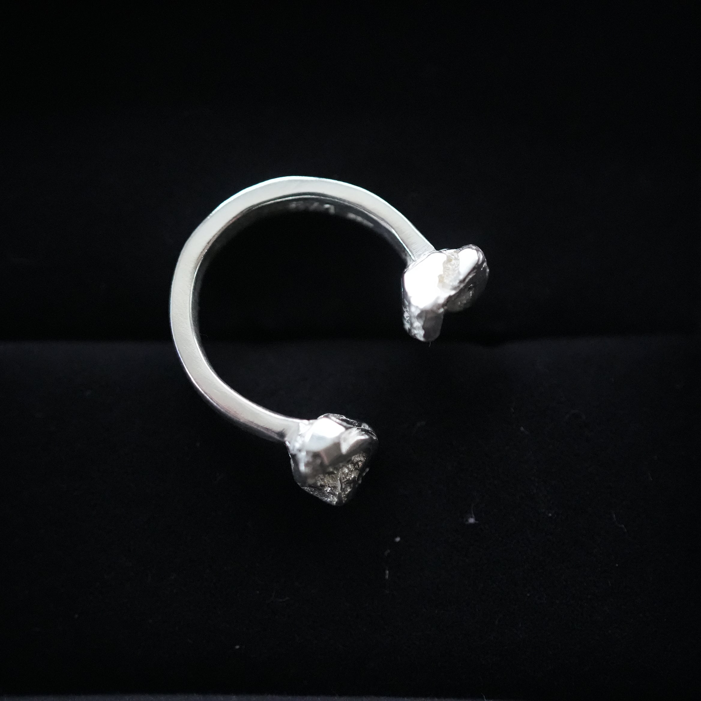 KULTUR 5 / Two Stone Rung