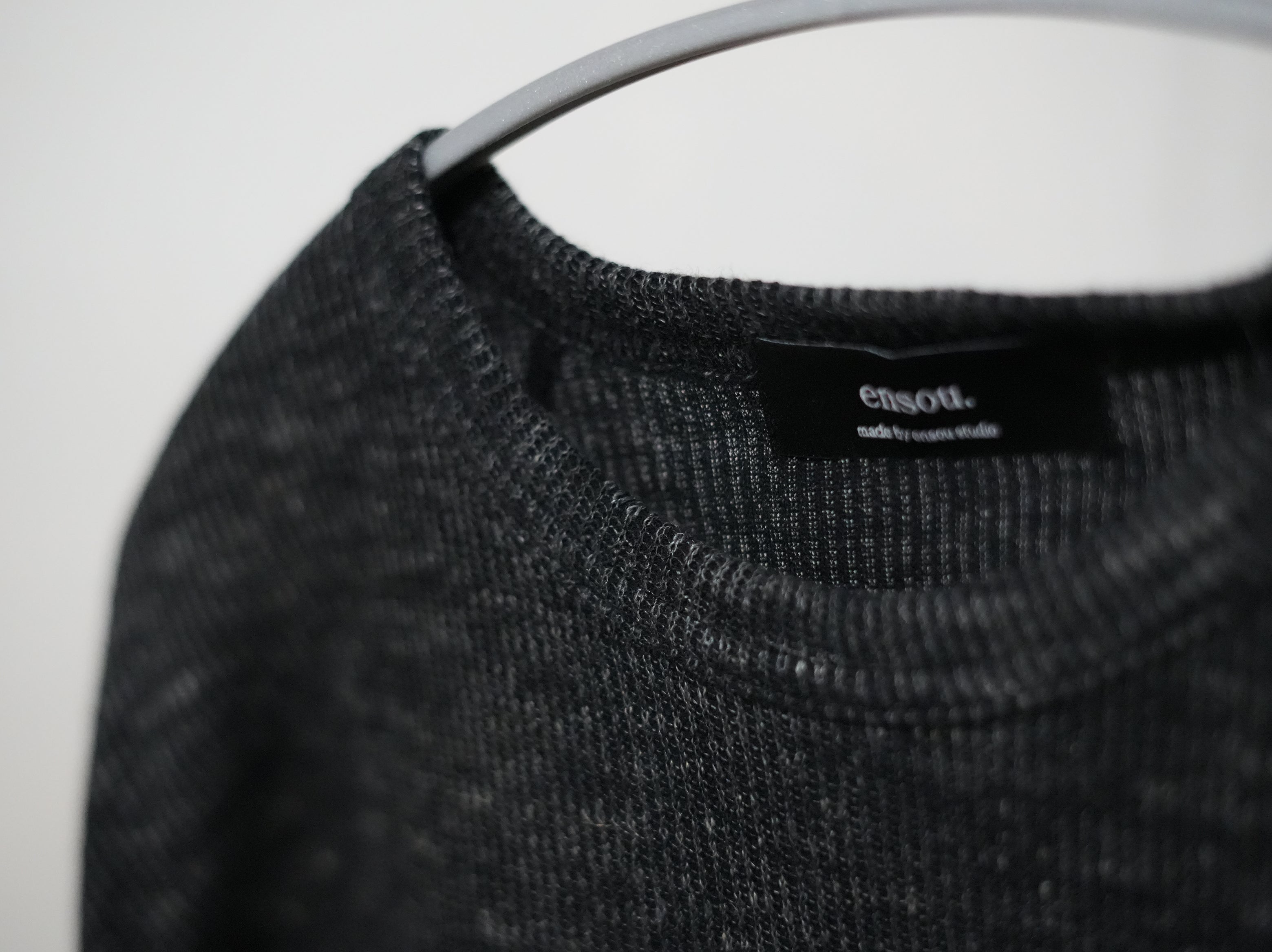 ensou. (エンソウ) / D-shaped Long Sleeve Tee a.Black