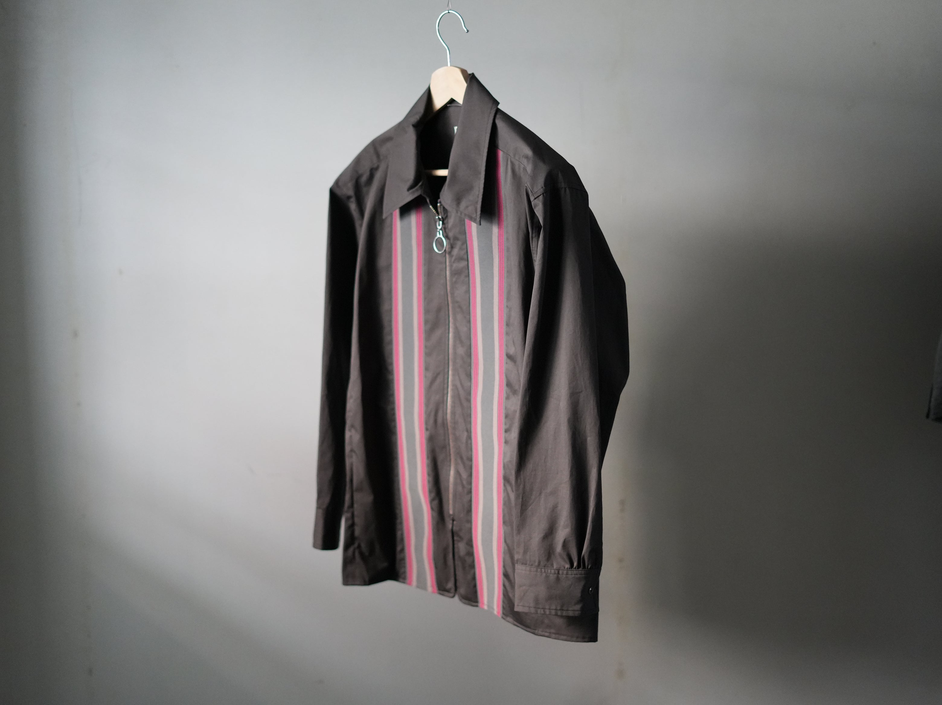 mando (マンド) / Front Zip Rib Panel Shirt
