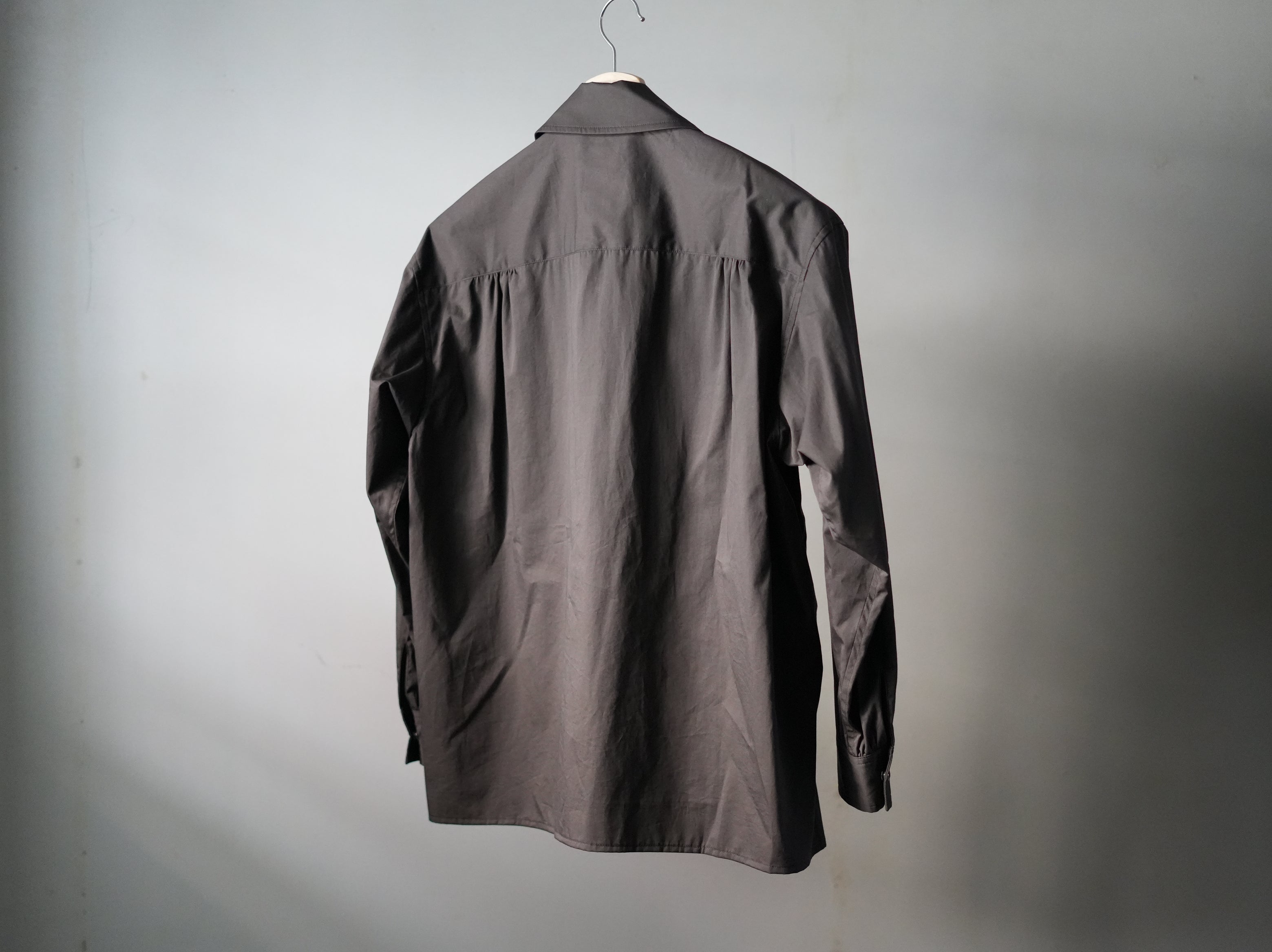 mando (マンド) / Front Zip Rib Panel Shirt