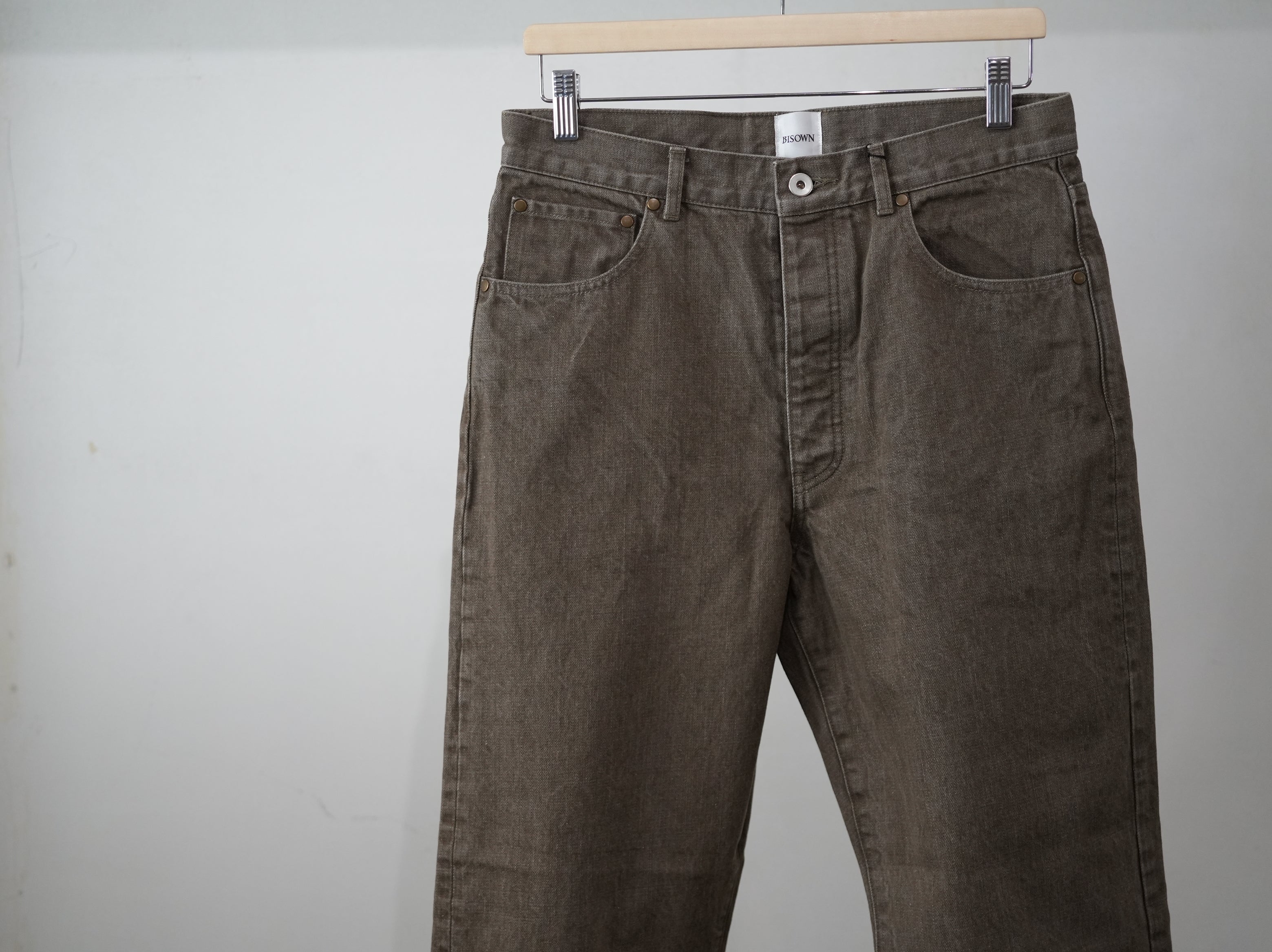 BISOWN (ビソウン) / PURE STRAIGHT KHAKI DENIM