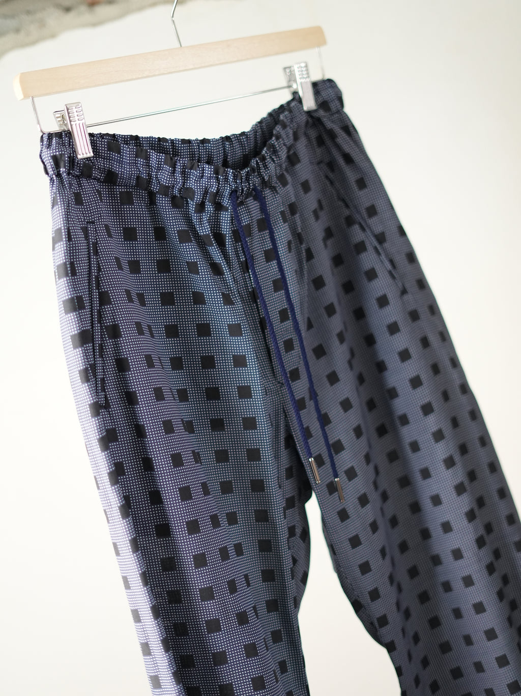 mando (マンド) / Square Dot Print Easy Pants