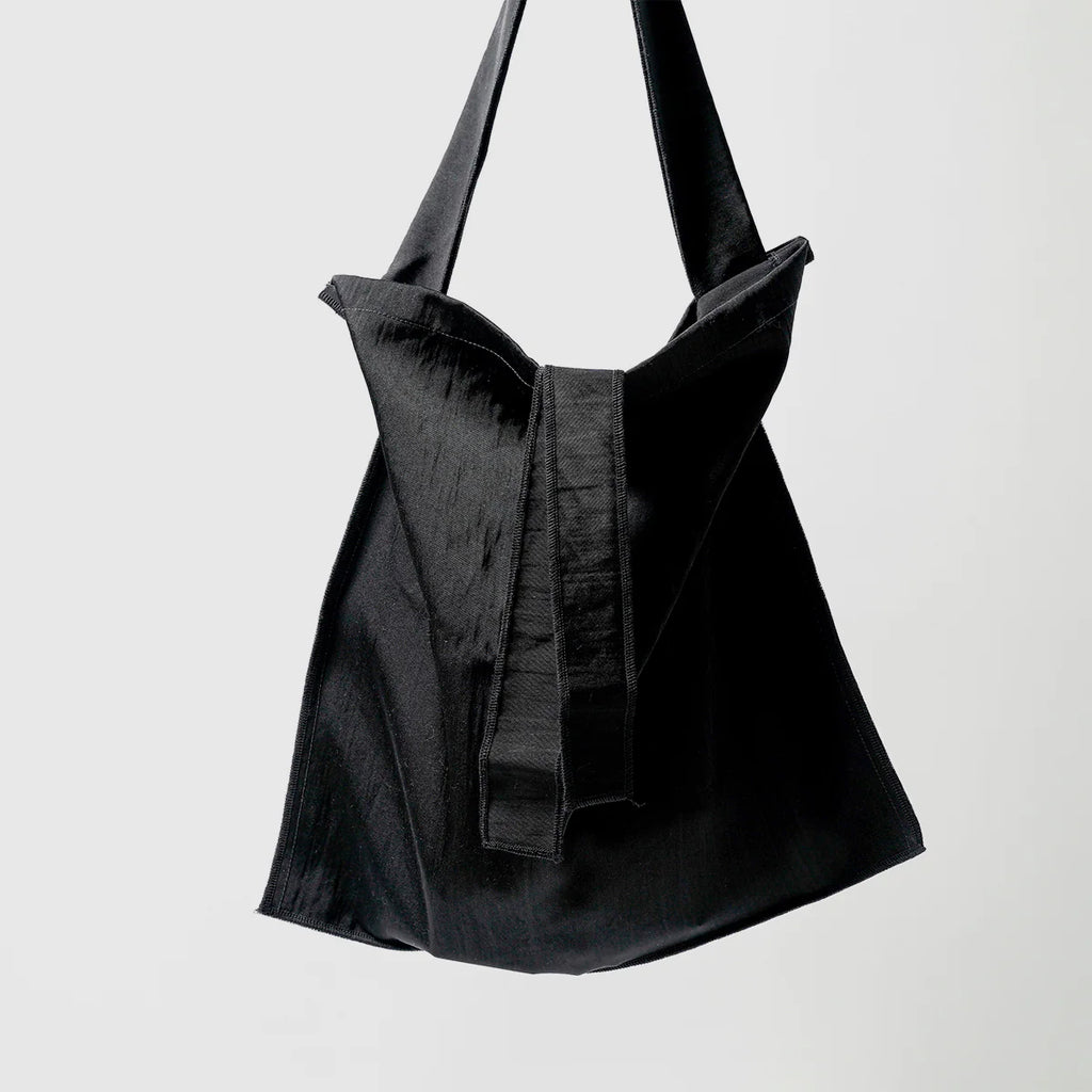 ITTI (イッチ) / MARY INSIDE OUT TOTE - L CERATO BRIGHT Black