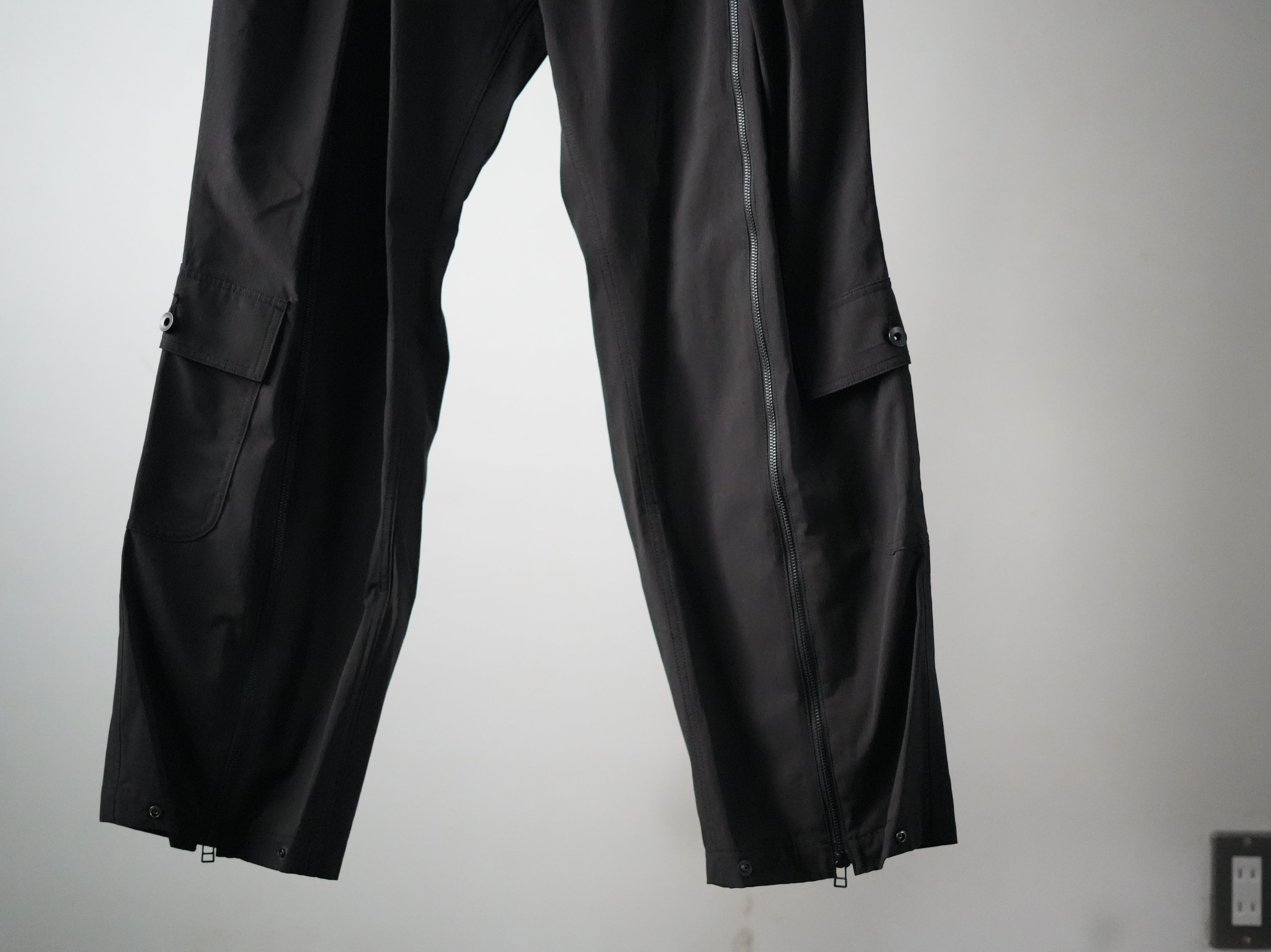 ensou.（エンソウ）Parachute Pants Black Stripe｜強撚コットンピン