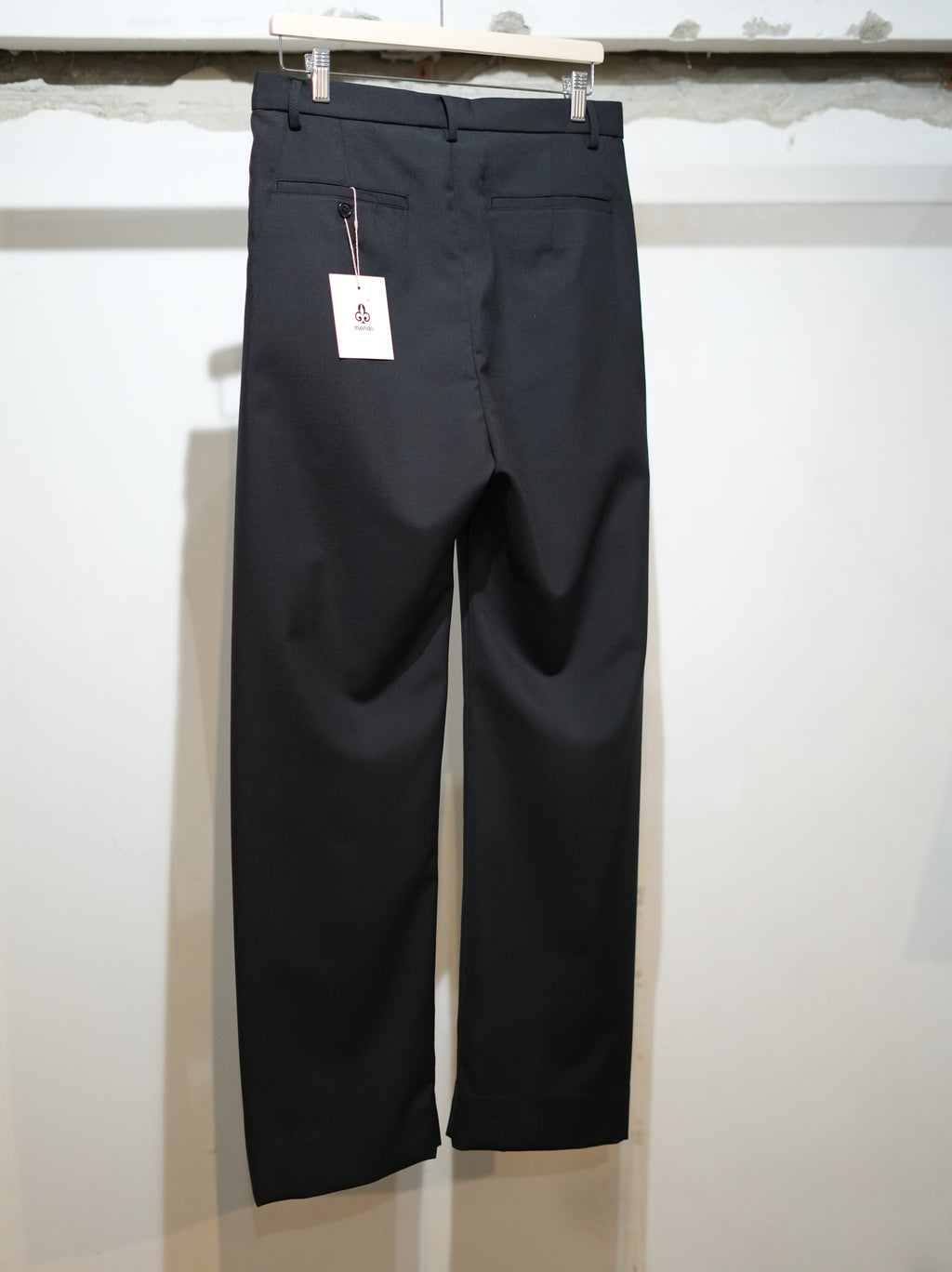 mando (マンド) wool mohair 2-tuck semi-wide pants