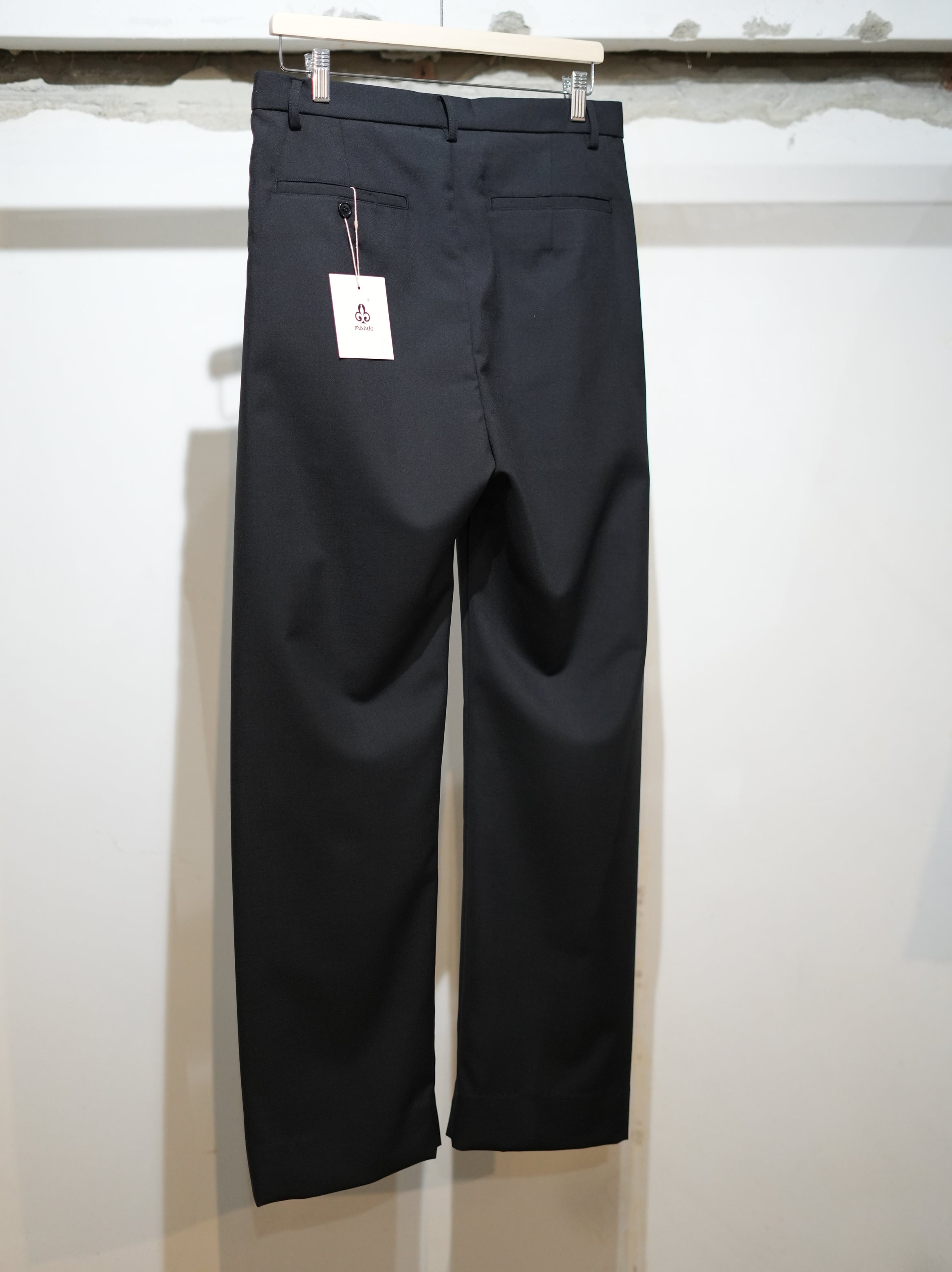 mando (マンド) wool mohair 2-tuck semi-wide pants
