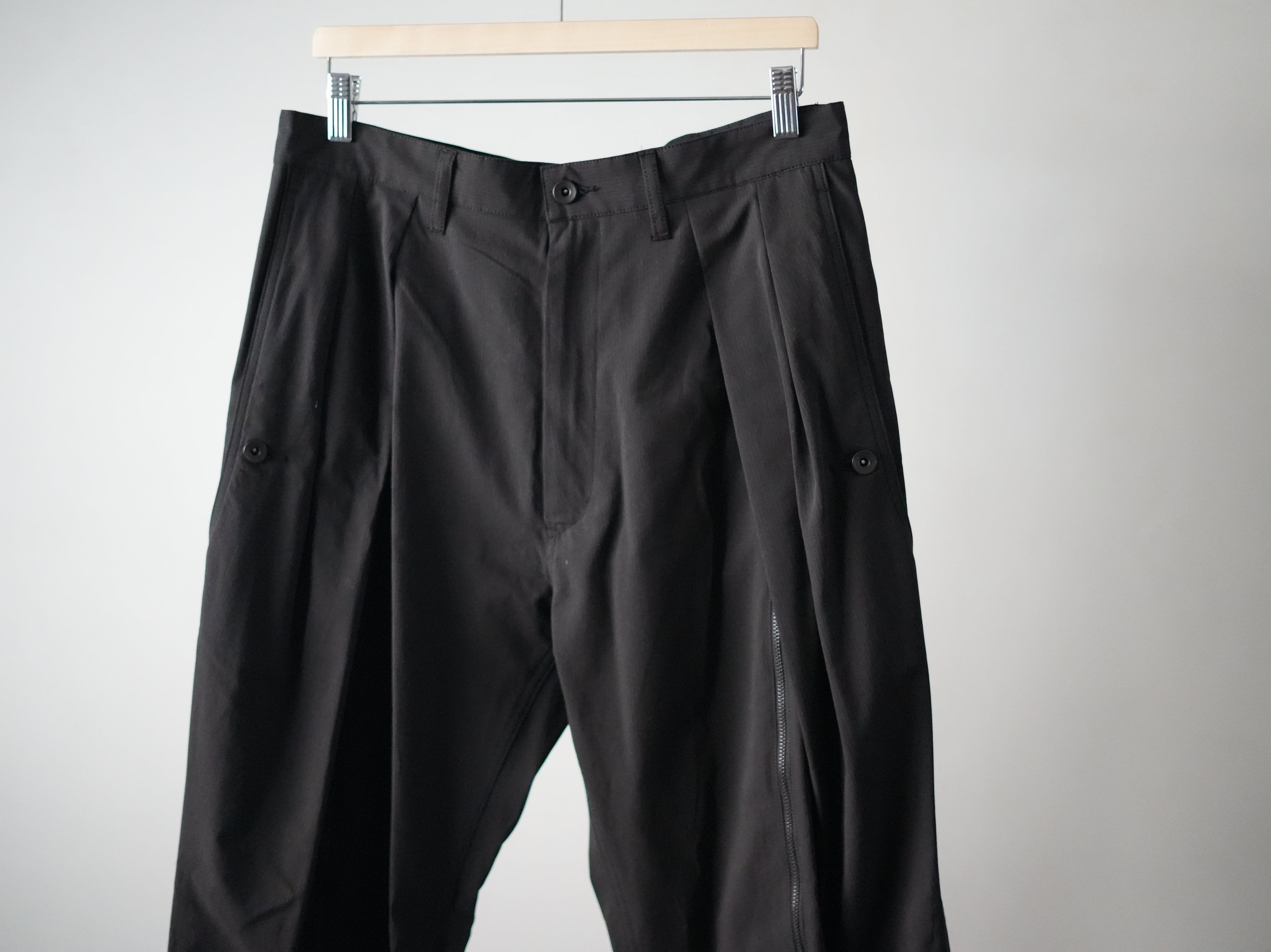 ensou.（エンソウ）Parachute Pants Black Stripe｜強撚コットンピン