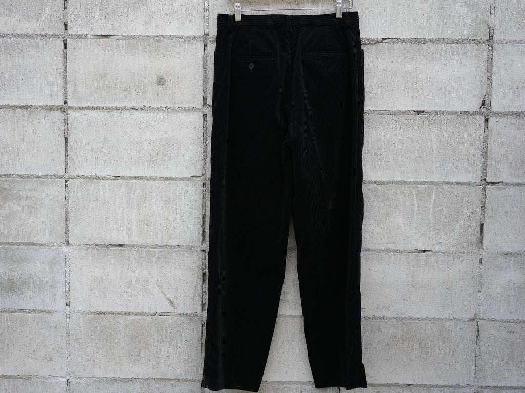BISOWN ( ビソウン ) / MIXED-WALE CORDUROY NOTUCK SLACKS BLACK