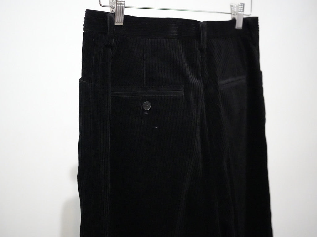 BISOWN ( ビソウン ) / MIXED-WALE CORDUROY NOTUCK SLACKS BLACK