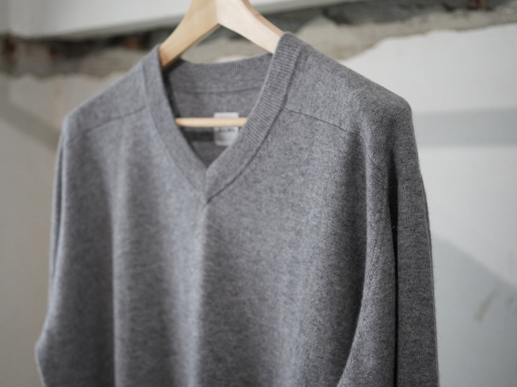BISOWN ( ビソウン ) / CASHIMERE B VNECK MENS GRAY