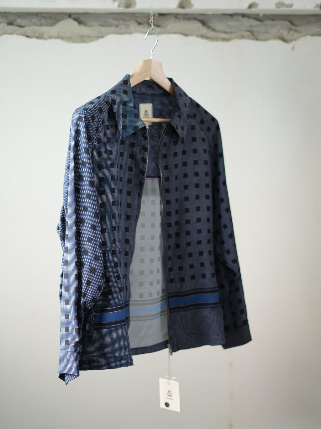 mando (マンド) / Square Dot Swing Top