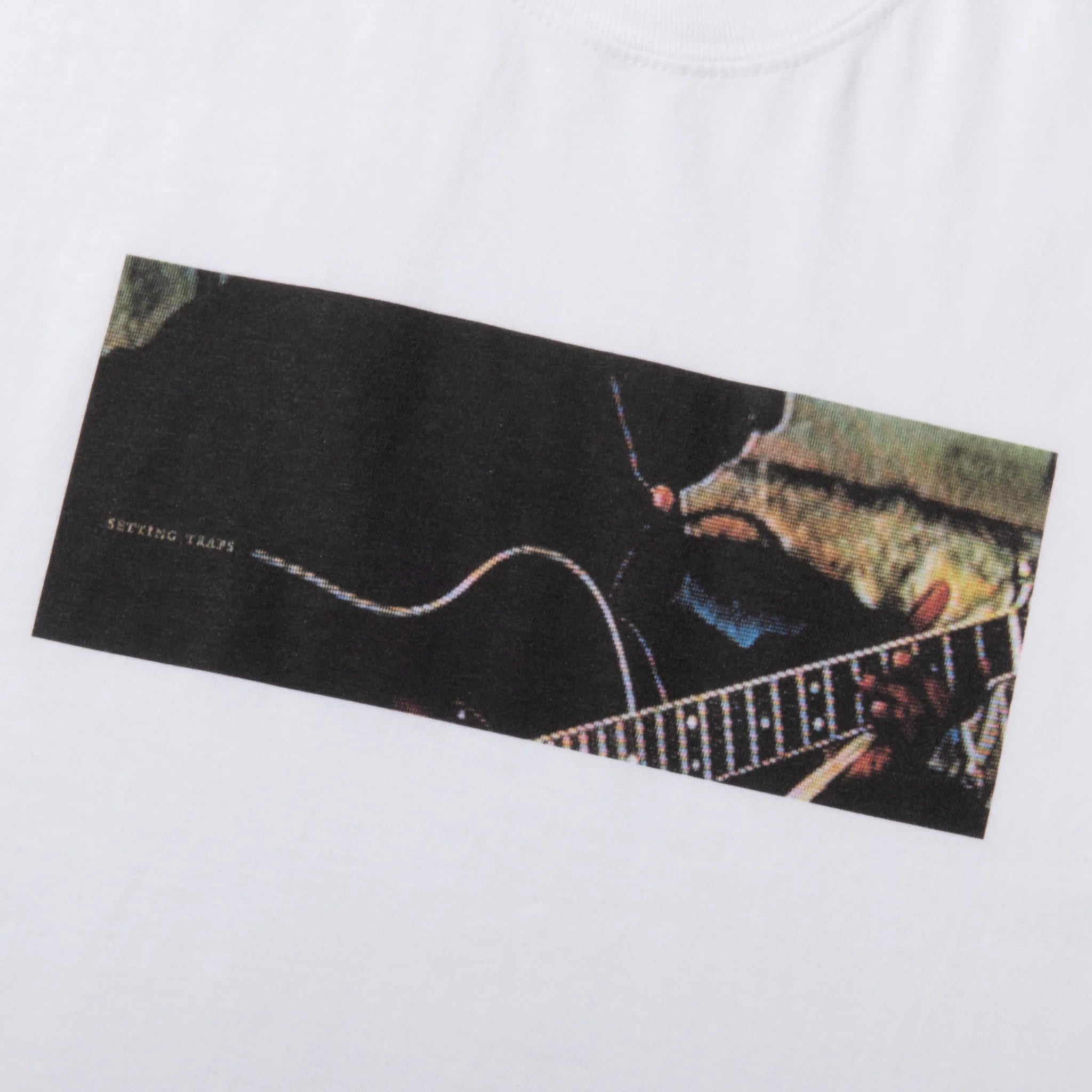 1729 project / SETTING TRAPS  T-shirt