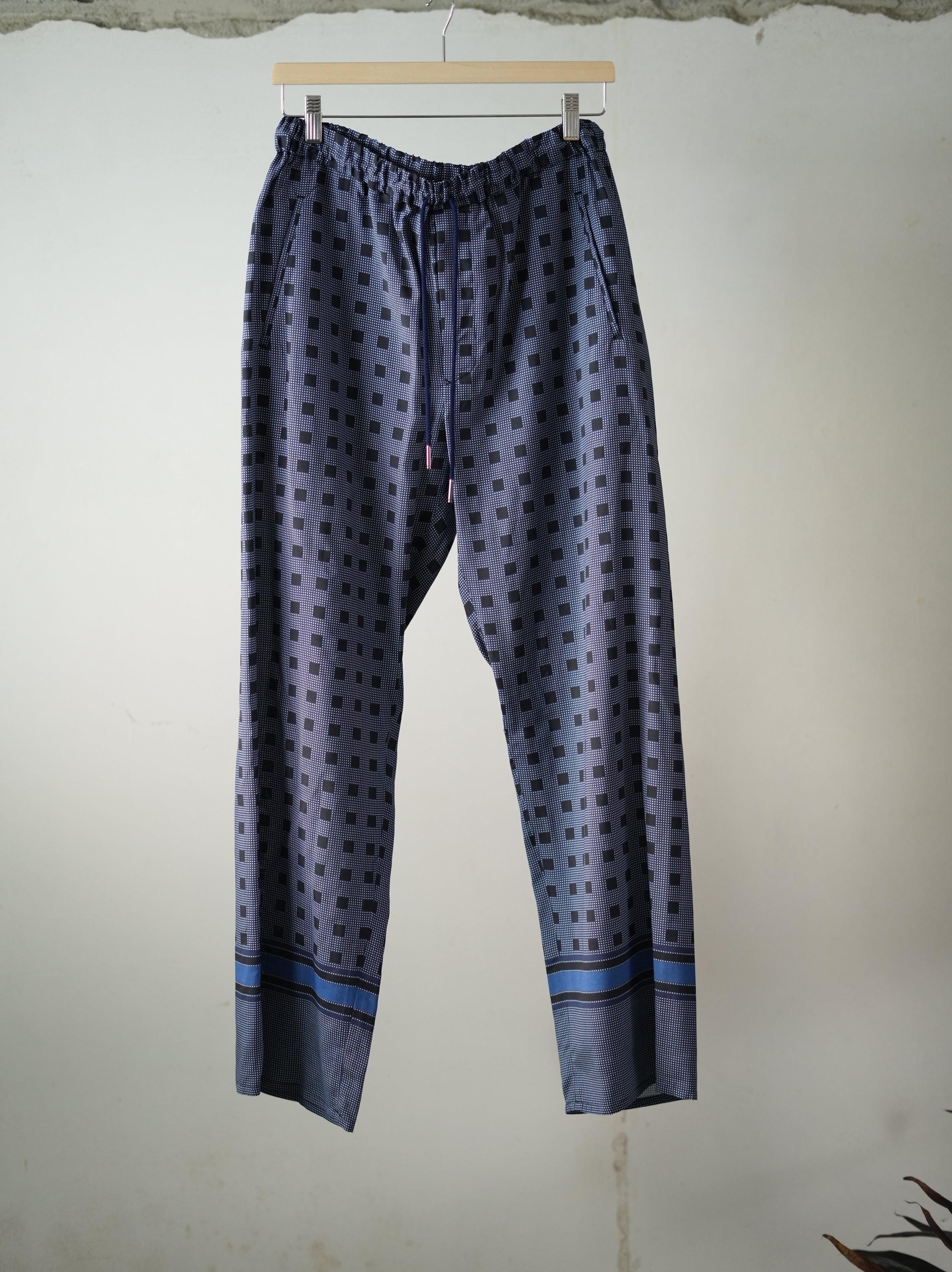 mando (マンド) / Square Dot Print Easy Pants