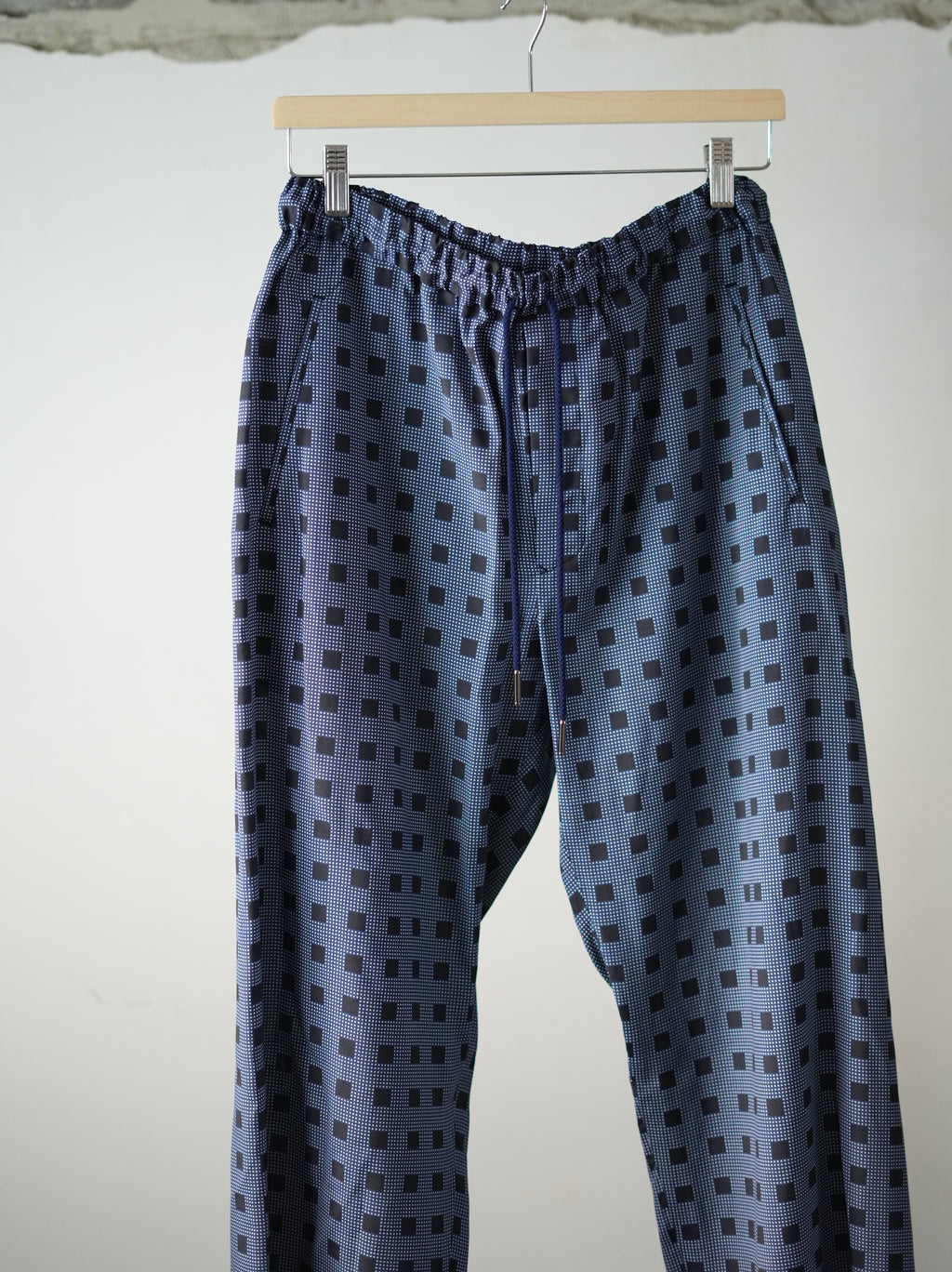 mando (マンド) / Square Dot Print Easy Pants