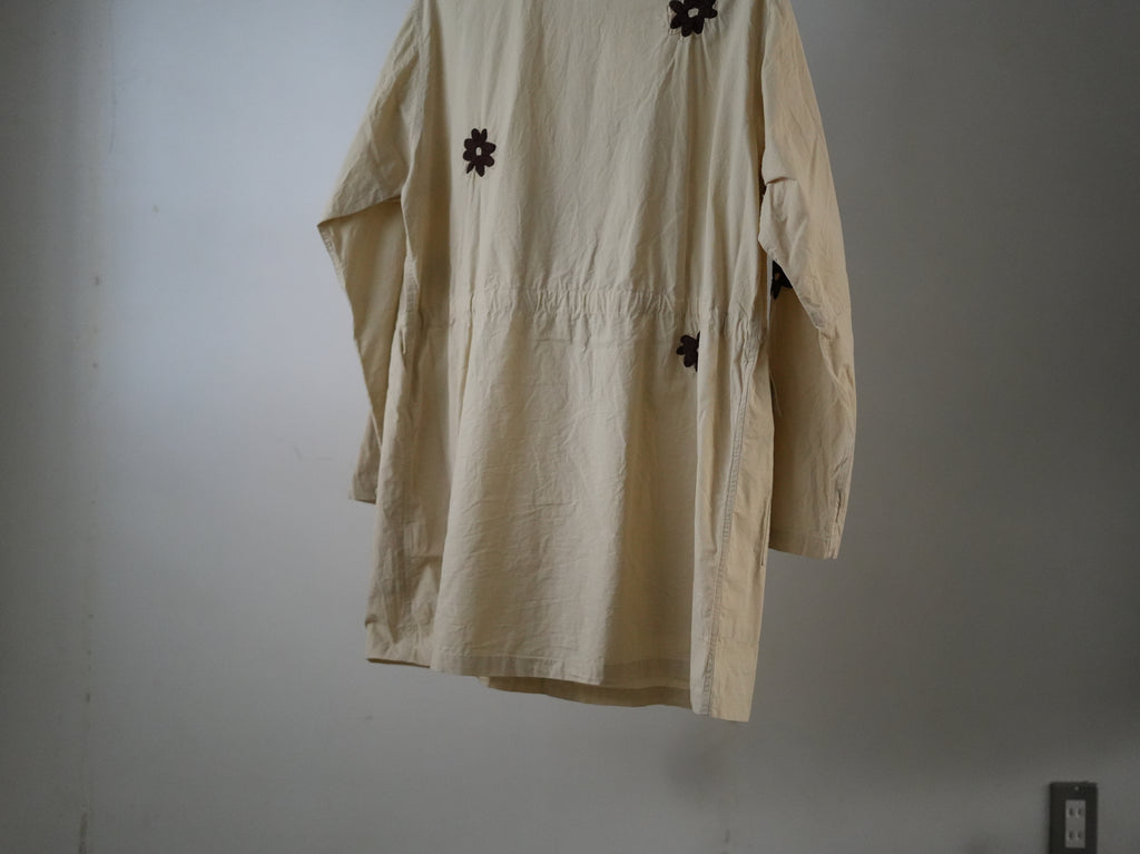 NOMA RHYTHM TEXTILE (ノーマ) / FLOWER EMBROIDERY HOODED COAT Beige