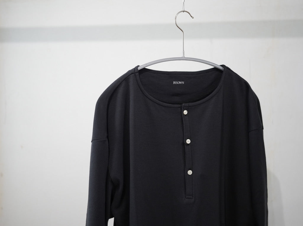 BISOWN ( ビソウン ) / Co Ca HENRY NECK CUT&SEWN ANTHRACITE