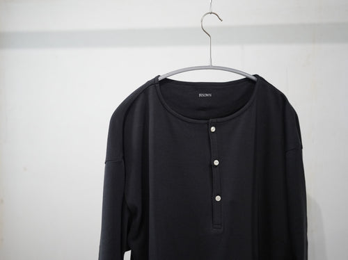 BISOWN ( ビソウン ) / Co Ca HENRY NECK CUT&SEWN ANTHRACITE