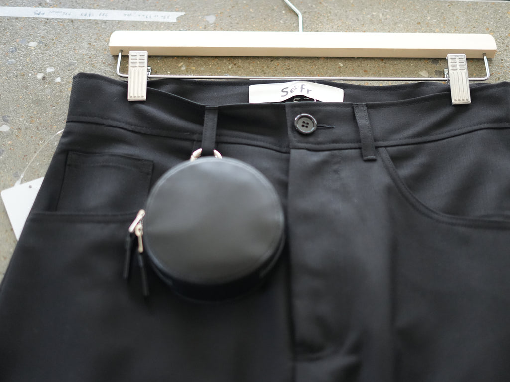 ITTI (イッチ) / CIRCLE MINI BAG – RAPTO FLEX Black レザーミニバッグ