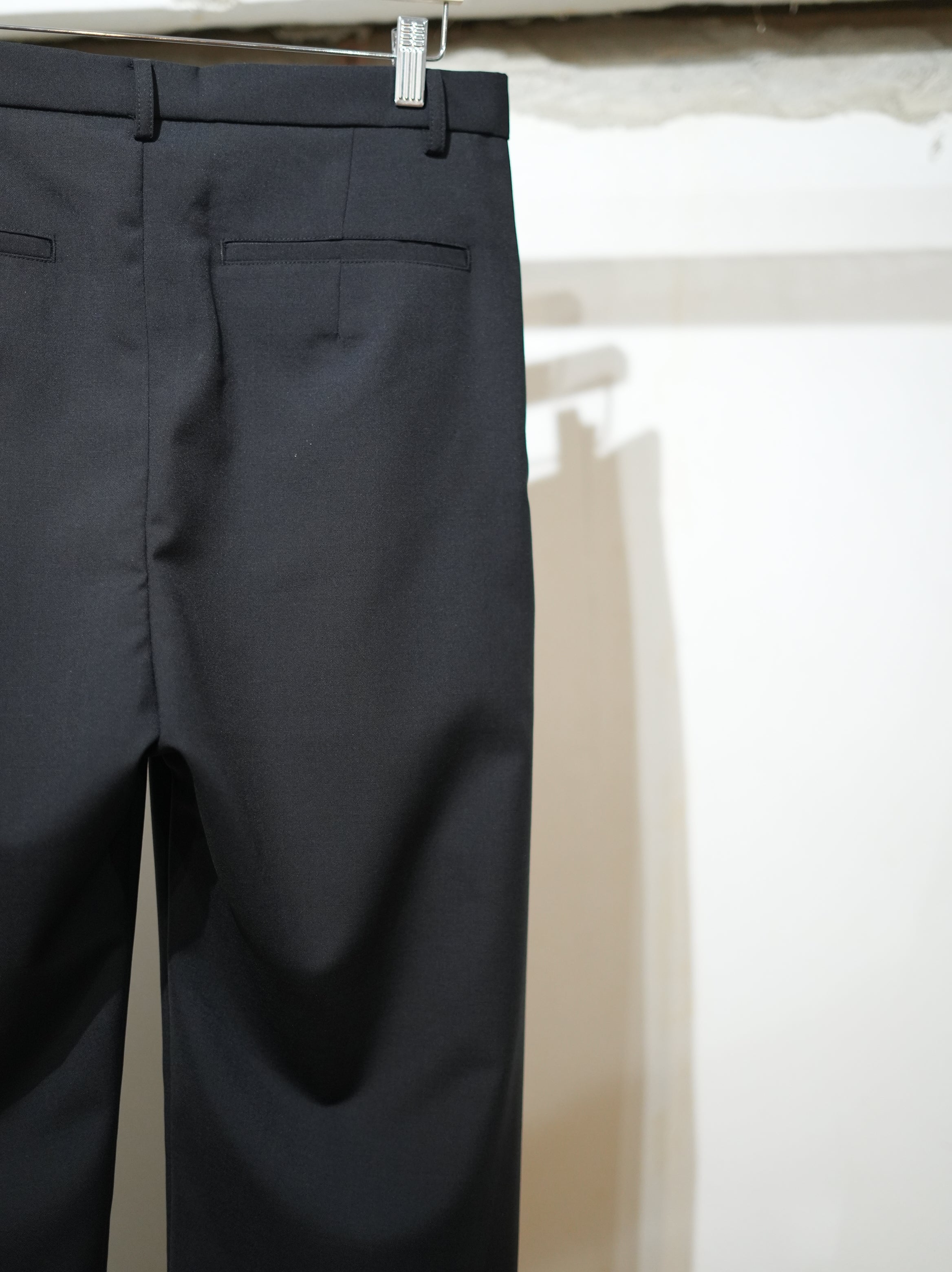 mando (マンド) wool mohair 2-tuck semi-wide pants