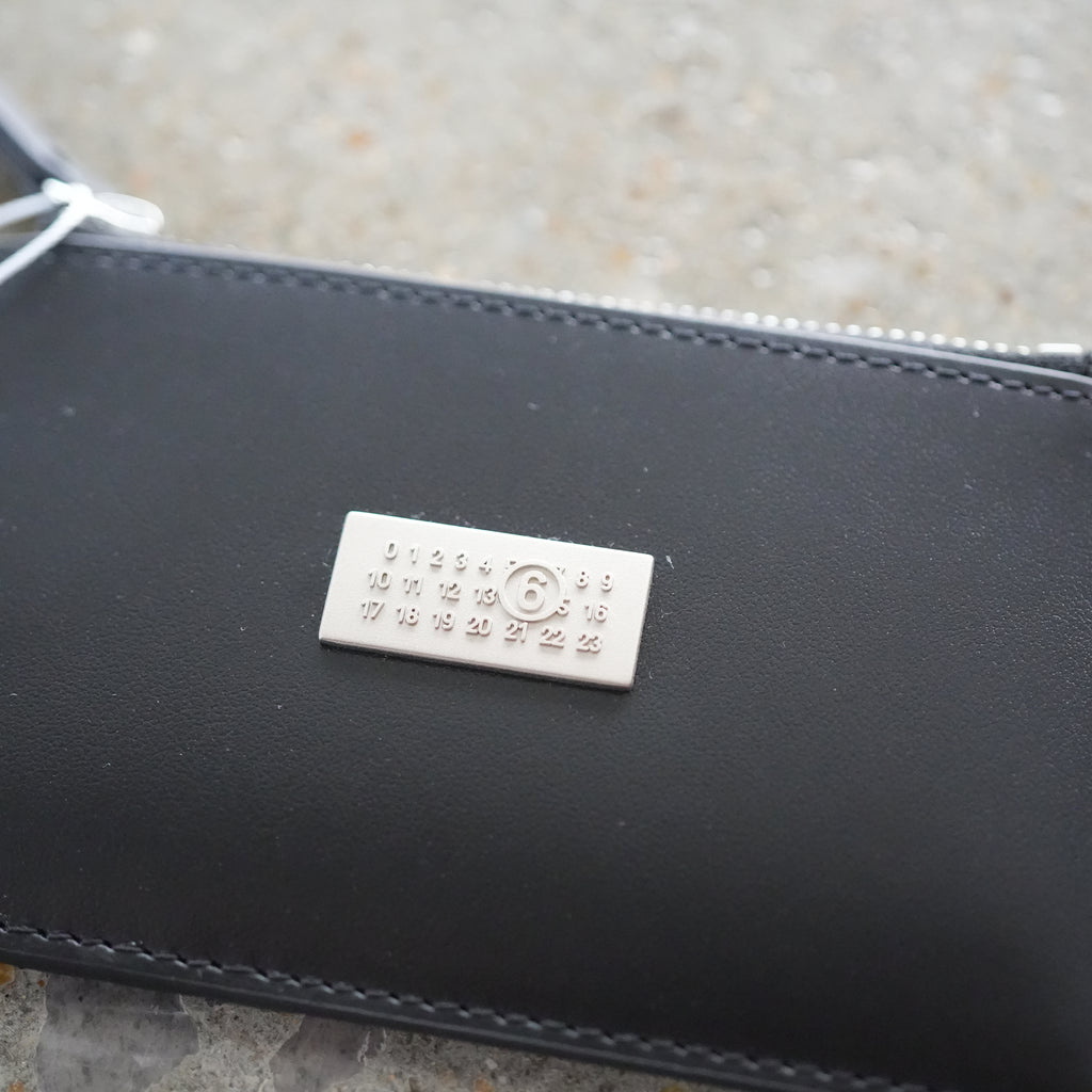 MM6 Maison Margiela ( エムエムシックス ) / Leather zip wallet