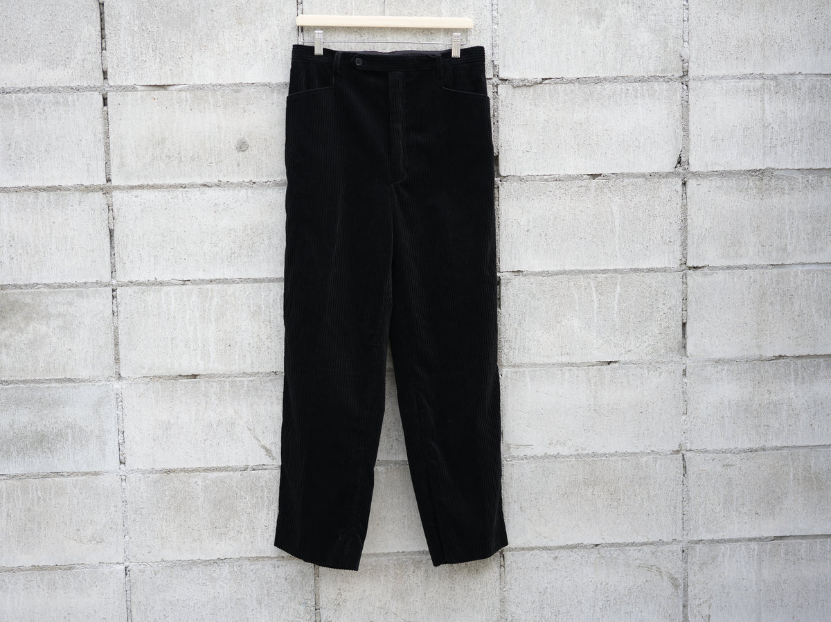 BISOWN ( ビソウン ) / MIXED-WALE CORDUROY NOTUCK SLACKS BLACK