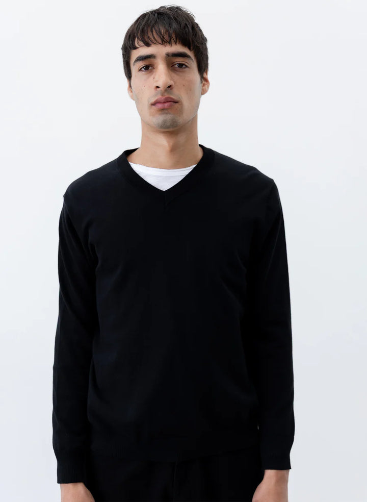 Observe V-neck Knitted Sweater Black 2