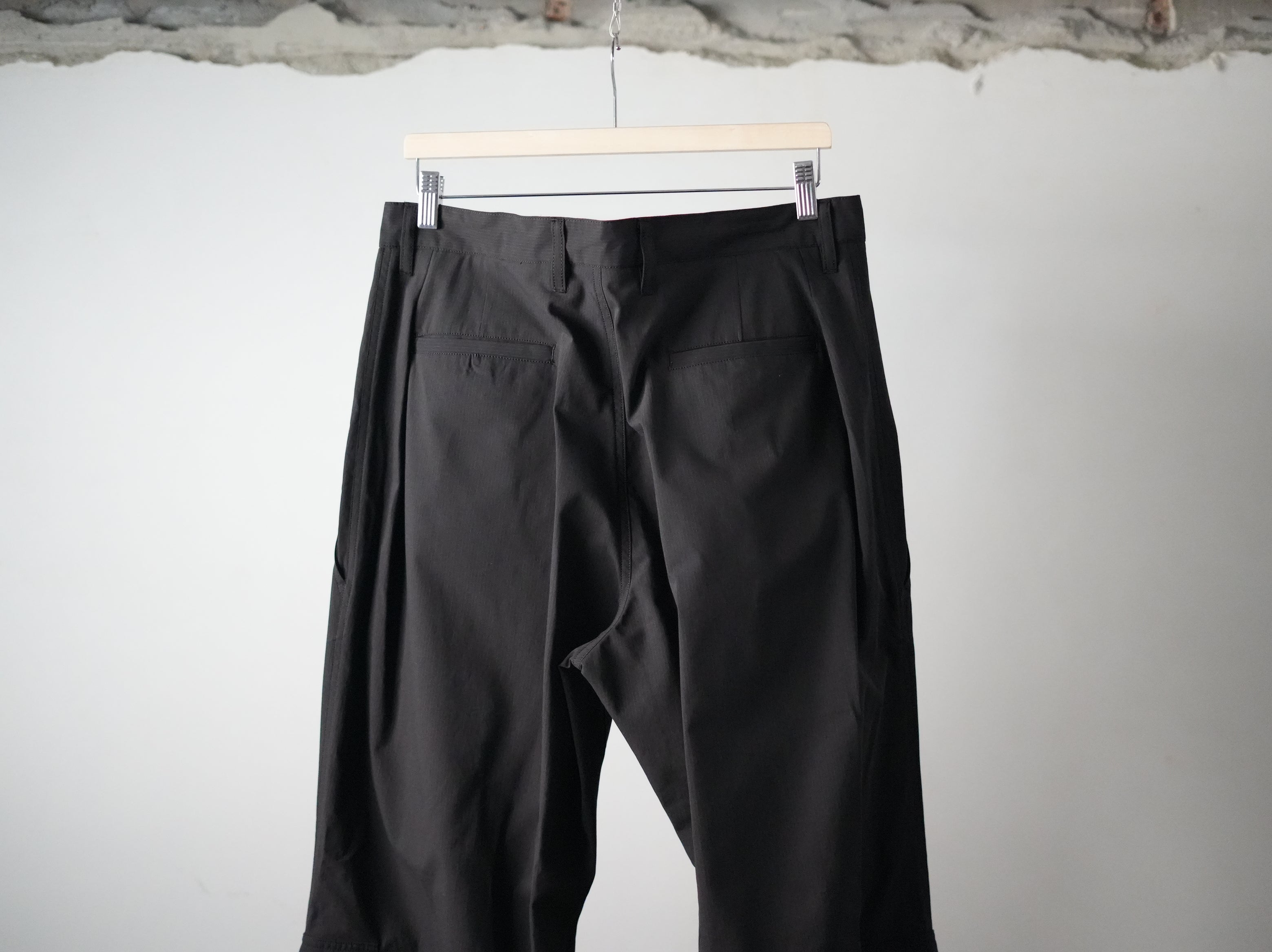 ensou.（エンソウ）Parachute Pants Black Stripe｜強撚コットンピン