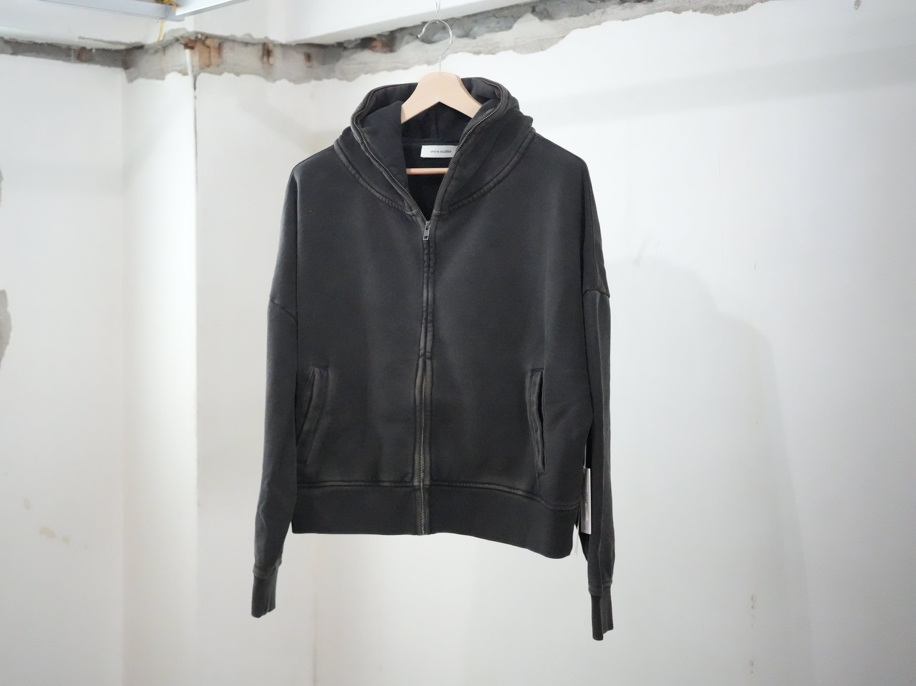 entire studios / eternal zip WBLK