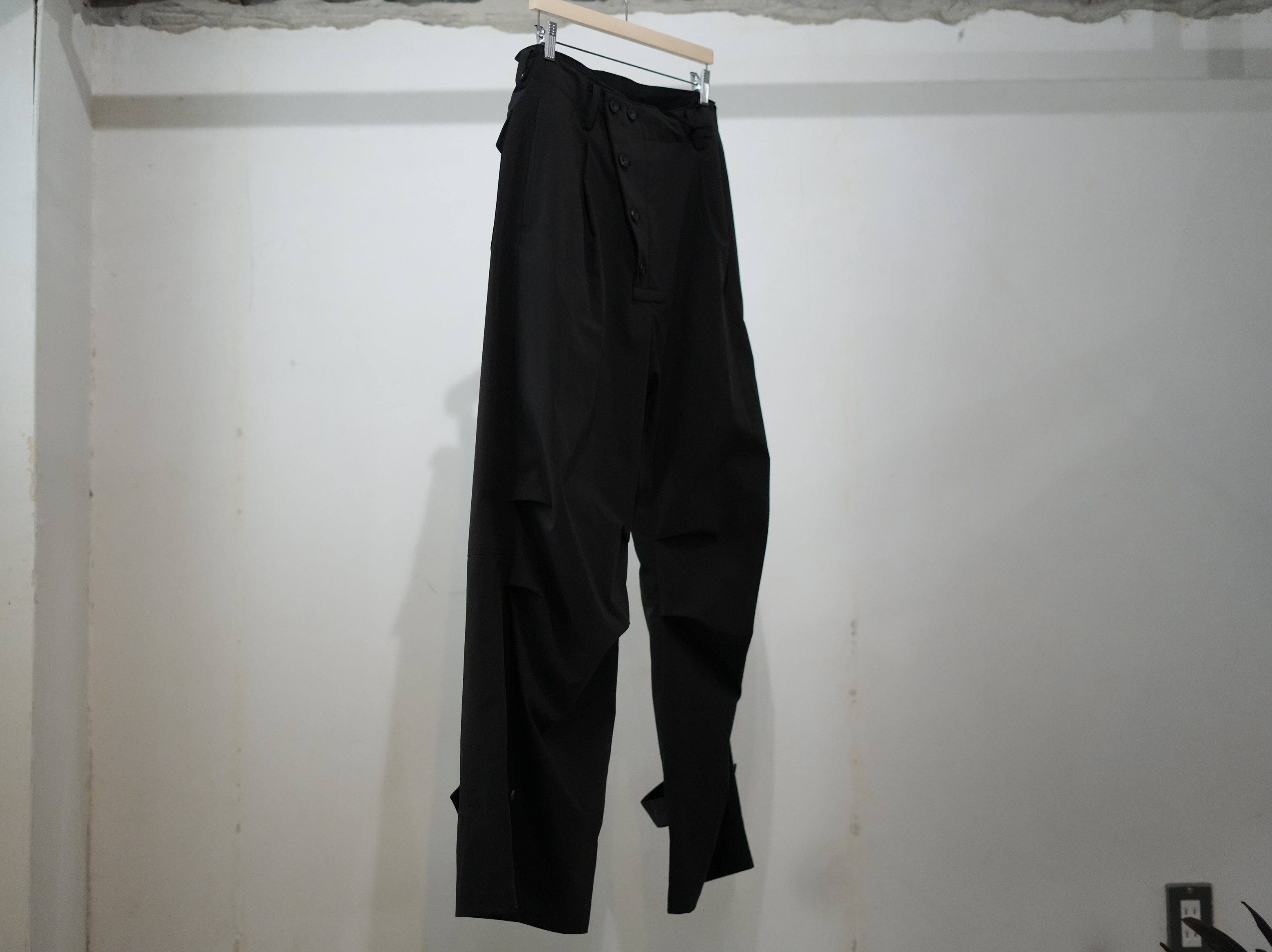ensou. (エンソウ) / Double Front Derby Pants a. Black