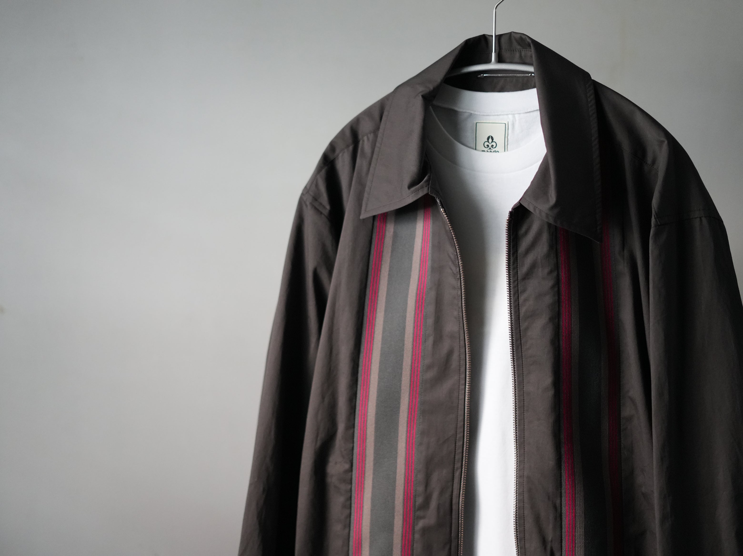mando (マンド) / Front Zip Rib Panel Shirt