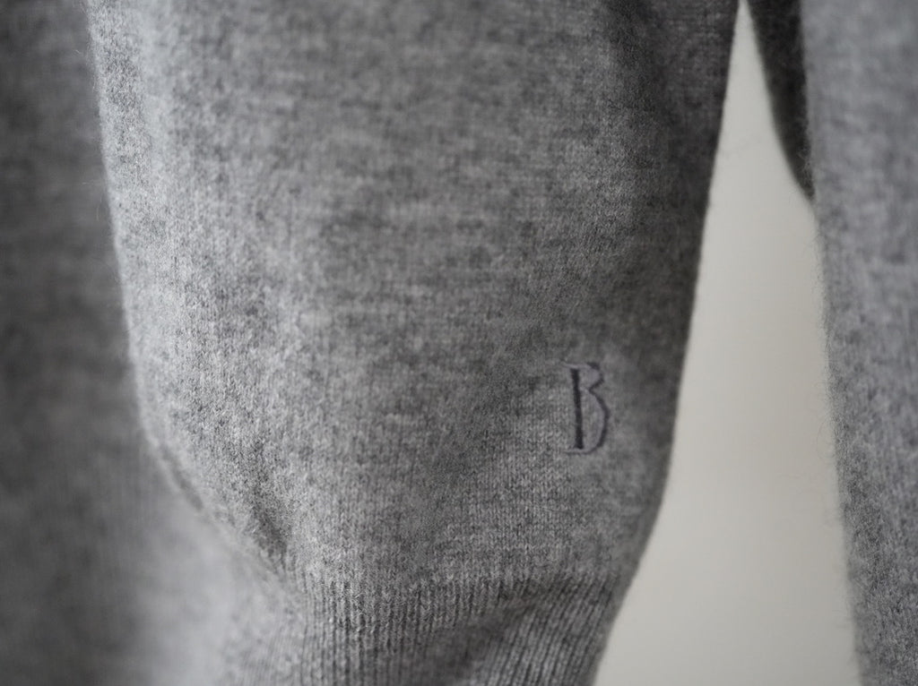 BISOWN ( ビソウン ) / CASHIMERE B VNECK MENS GRAY